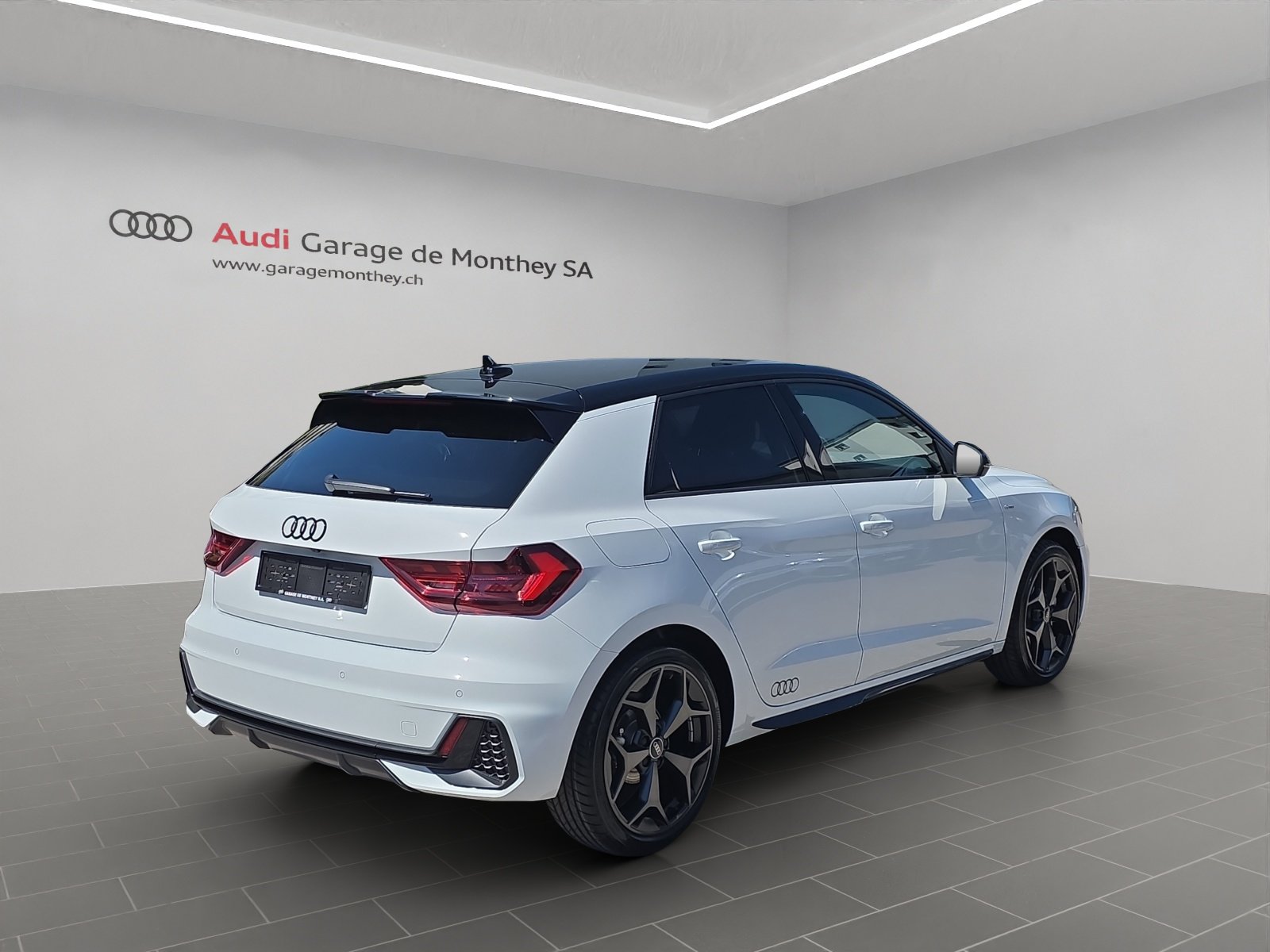AUDI A1 Sportback 35 TFSI S Line S-tronic, Petrol, New car, Automatic - 4