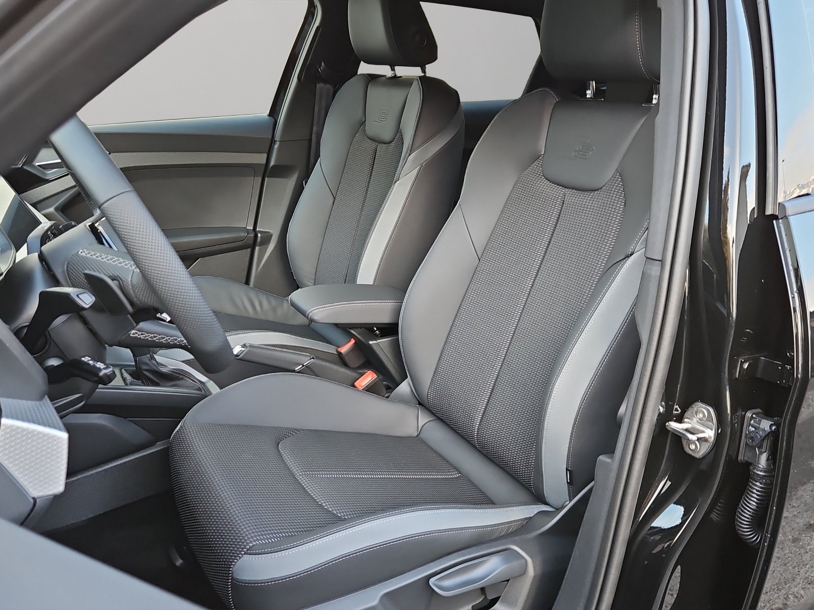 AUDI A1 Sportback 30 TFSI S Line Attraction S-tronic, Petrol, New car, Automatic - 7