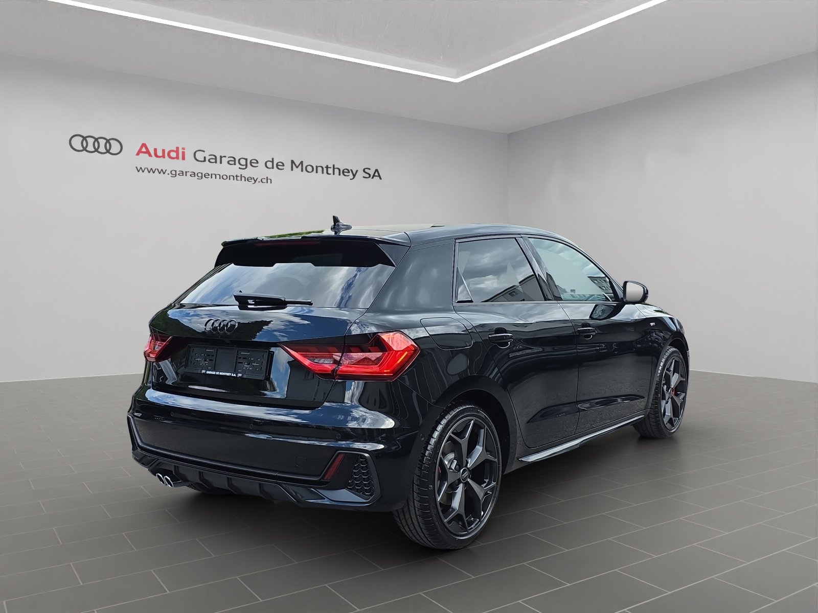 AUDI A1 Sportback 40 TFSI S Line S-tronic, Petrol, New car, Automatic - 4