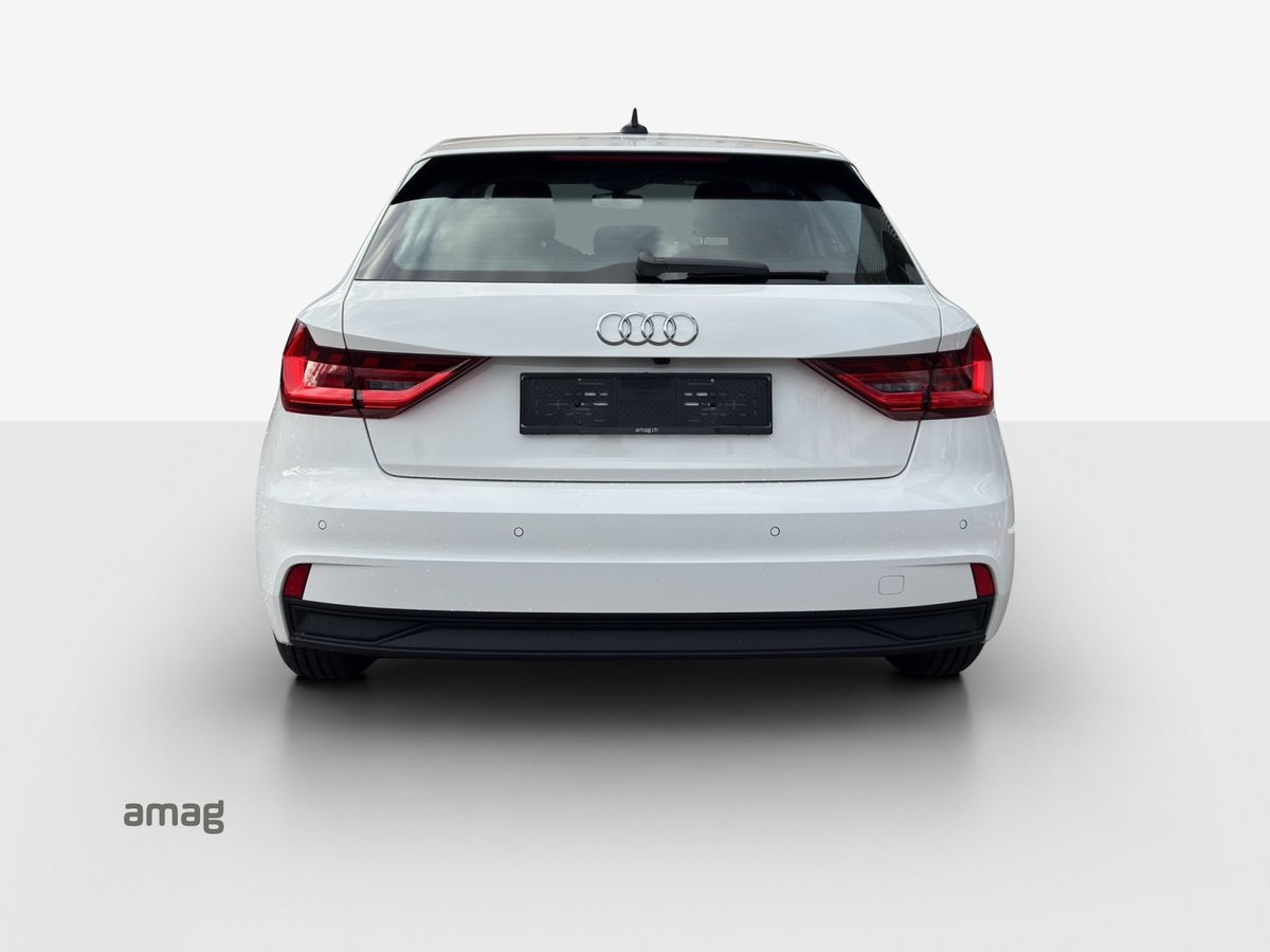 AUDI A1 Sportback 30 TFSI Attraction, Benzin, Occasion / Gebraucht, Automatik - 4