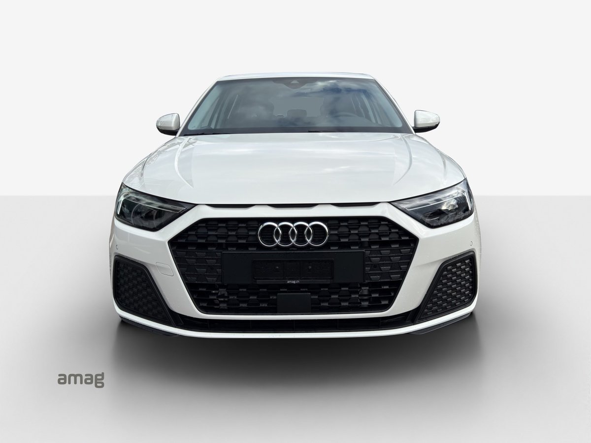 AUDI A1 Sportback 30 TFSI Attraction, Benzin, Occasion / Gebraucht, Automatik - 7
