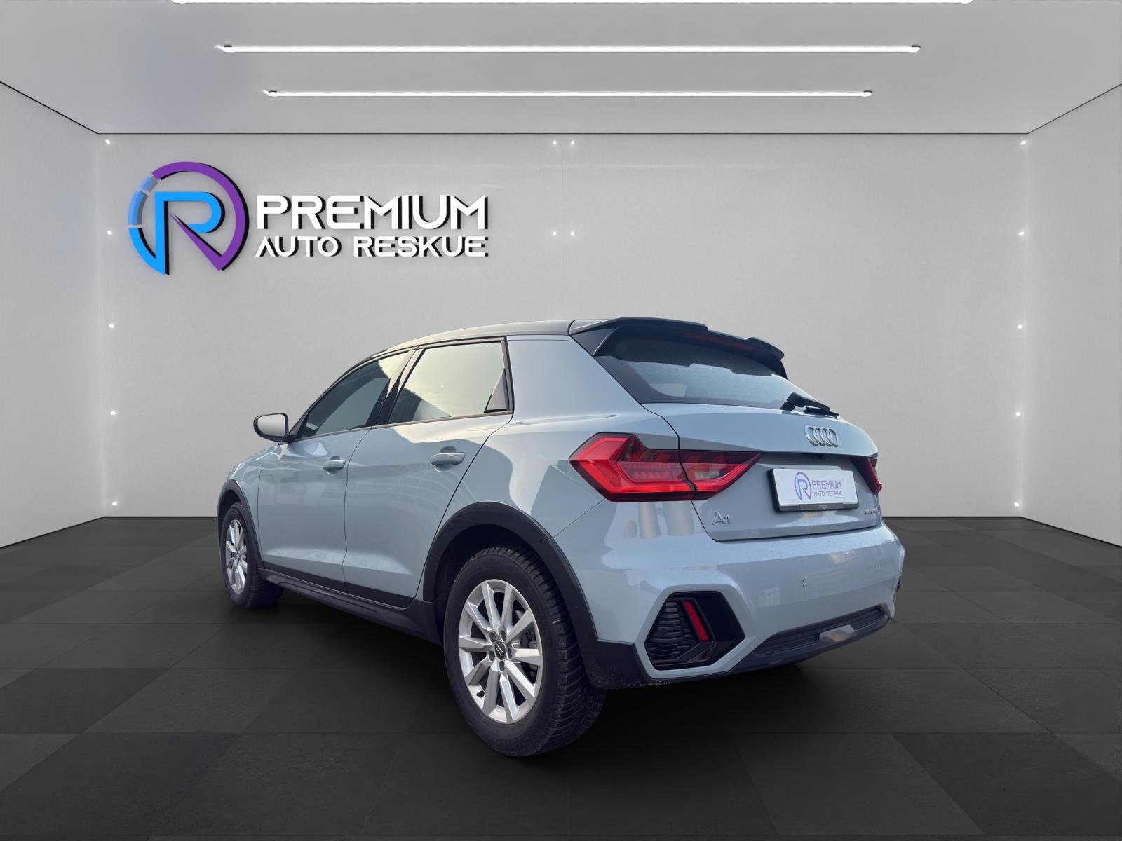 AUDI A1 allstreet 30 TFSI Attraction S-tronic, Petrol, Second hand / Used, Automatic - 4