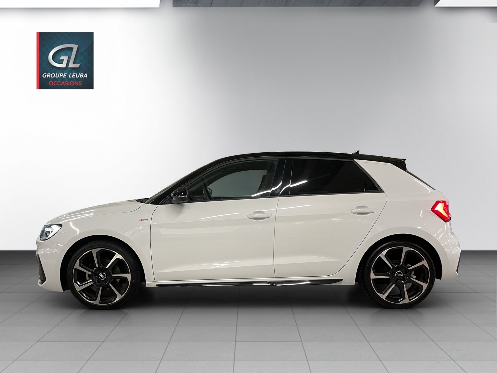 AUDI A1 35 TFSI S Line, Petrol, Second hand / Used, Automatic - 3