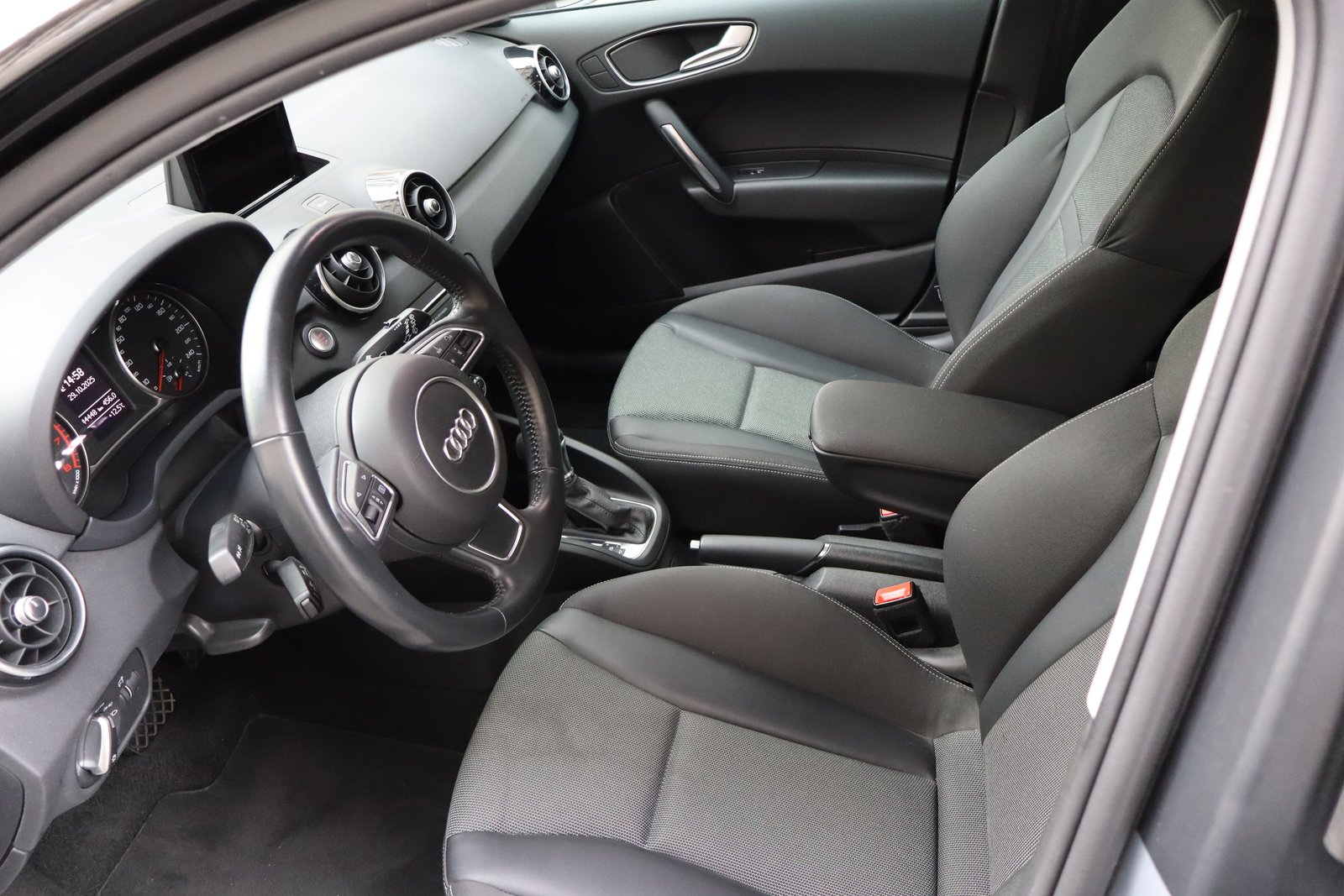 AUDI A1 Sportback 1.0 TFSI Sport S-tronic, Essence, Occasion / Utilisé, Automatique - 7