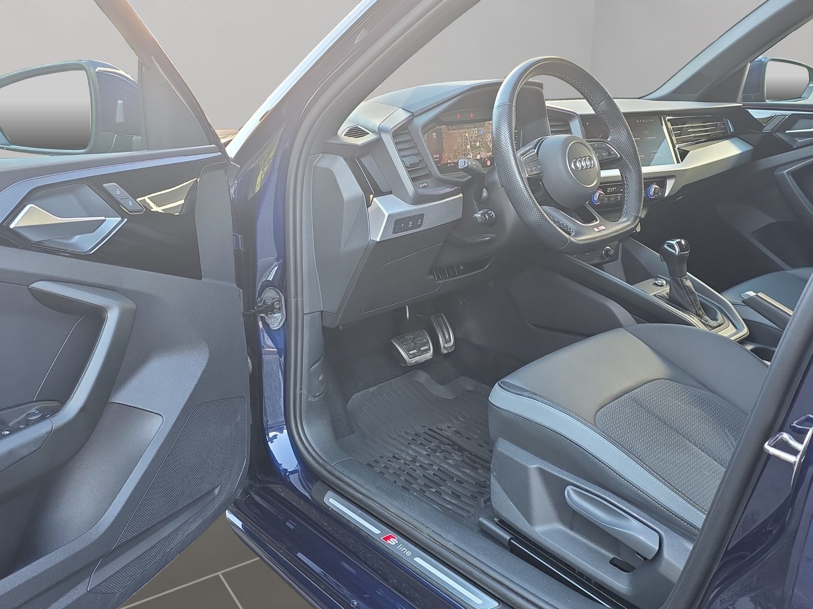 AUDI A1 Sportback 30 TFSI S Line Attraction S-tronic, Petrol, Second hand / Used, Automatic - 7