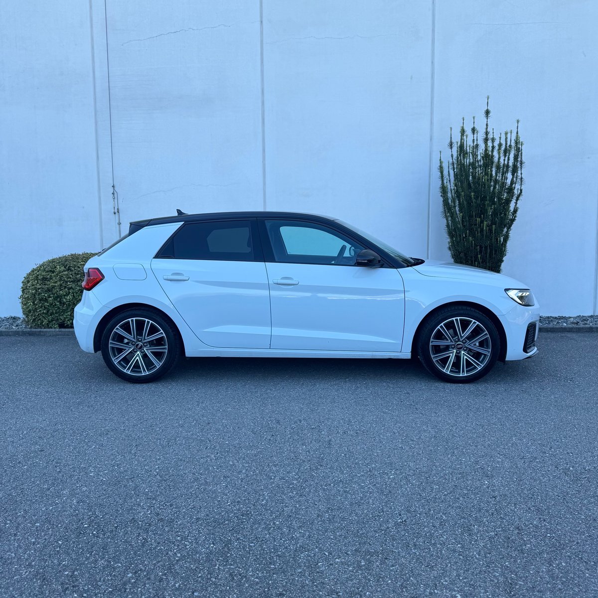AUDI A1 Sportback 30 TFSI S Line S-tronic, Petrol, Second hand / Used, Automatic - 4