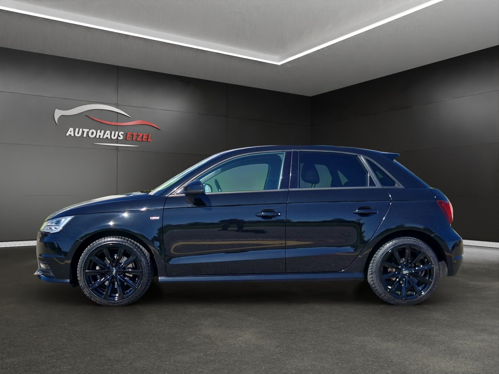 AUDI A1 Sportback 1.4 TFSI Sport S-tronic S Line, Petrol, Second hand / Used, Automatic - 2