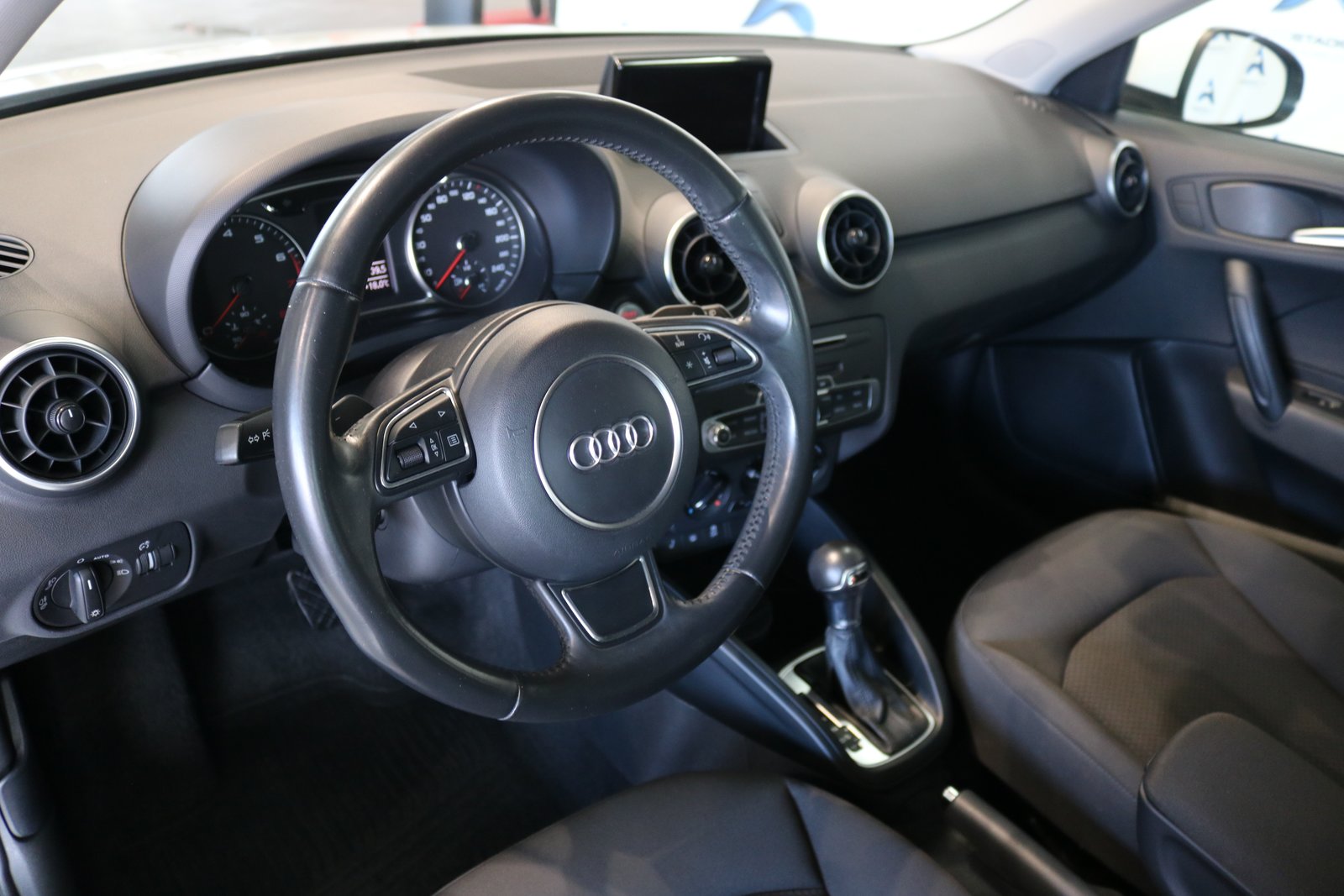 AUDI A1 Sportback 1.0 TFSI Sport S-tronic, Essence, Occasion / Utilisé, Automatique - 4