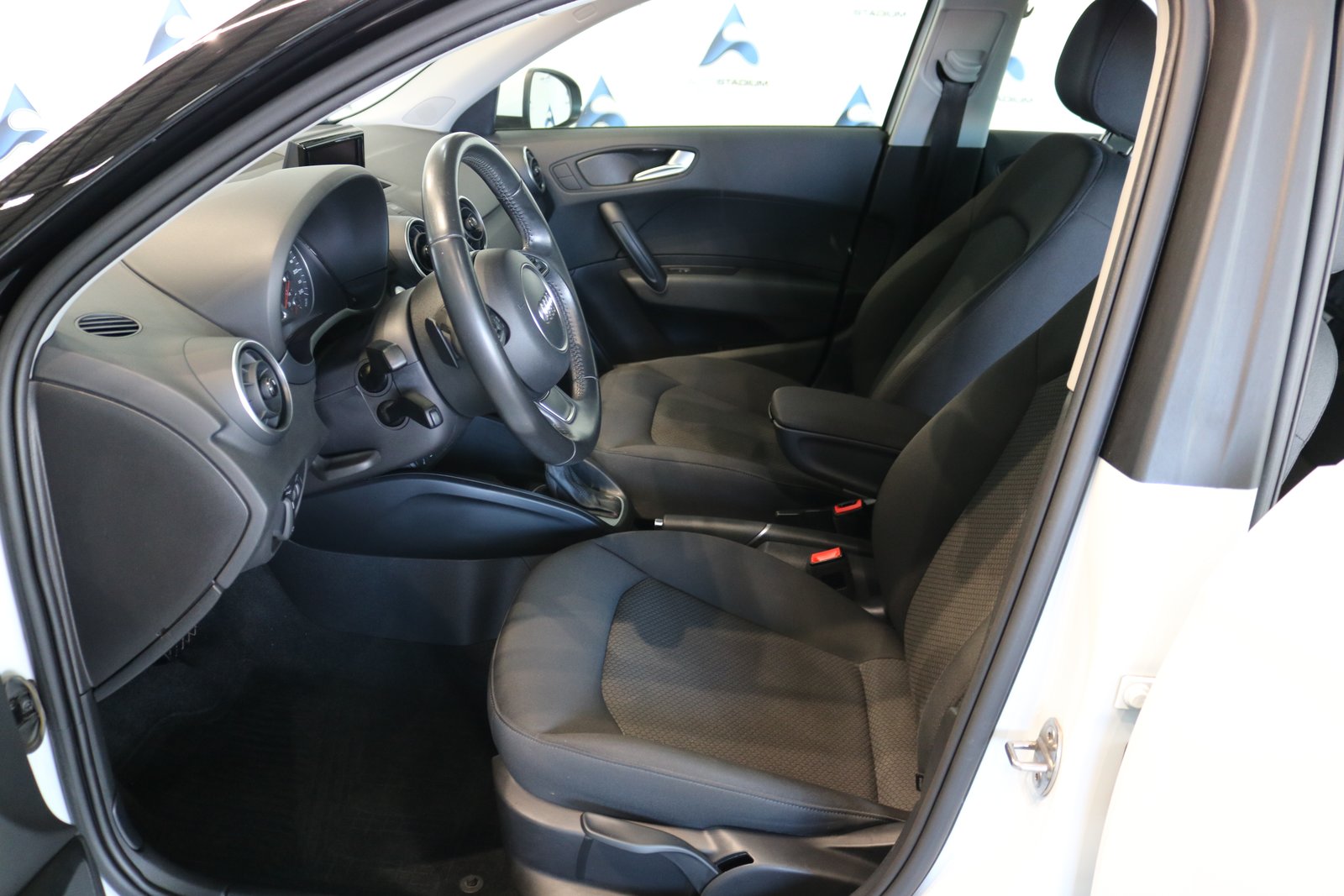 AUDI A1 Sportback 1.0 TFSI Sport S-tronic, Essence, Occasion / Utilisé, Automatique - 6