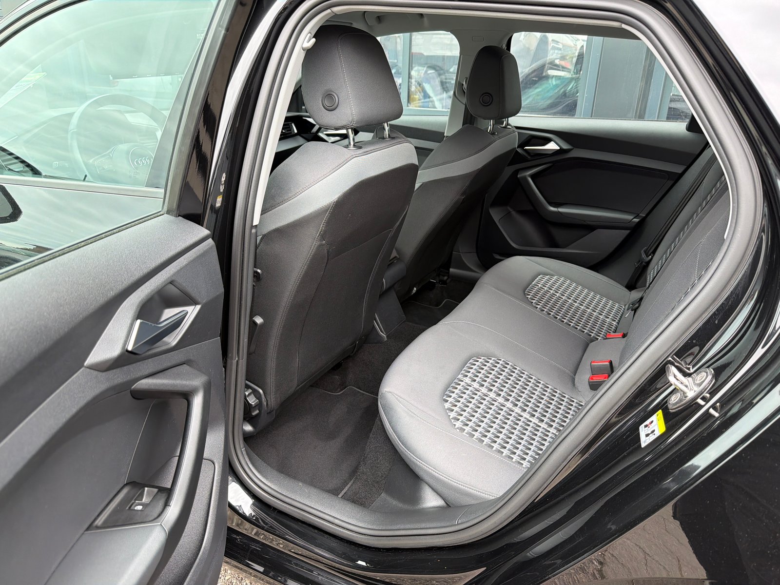AUDI A1 Sportback 30 TFSI S-Line advanced S-tronic, Benzin, Occasion / Gebraucht, Automatik - 7