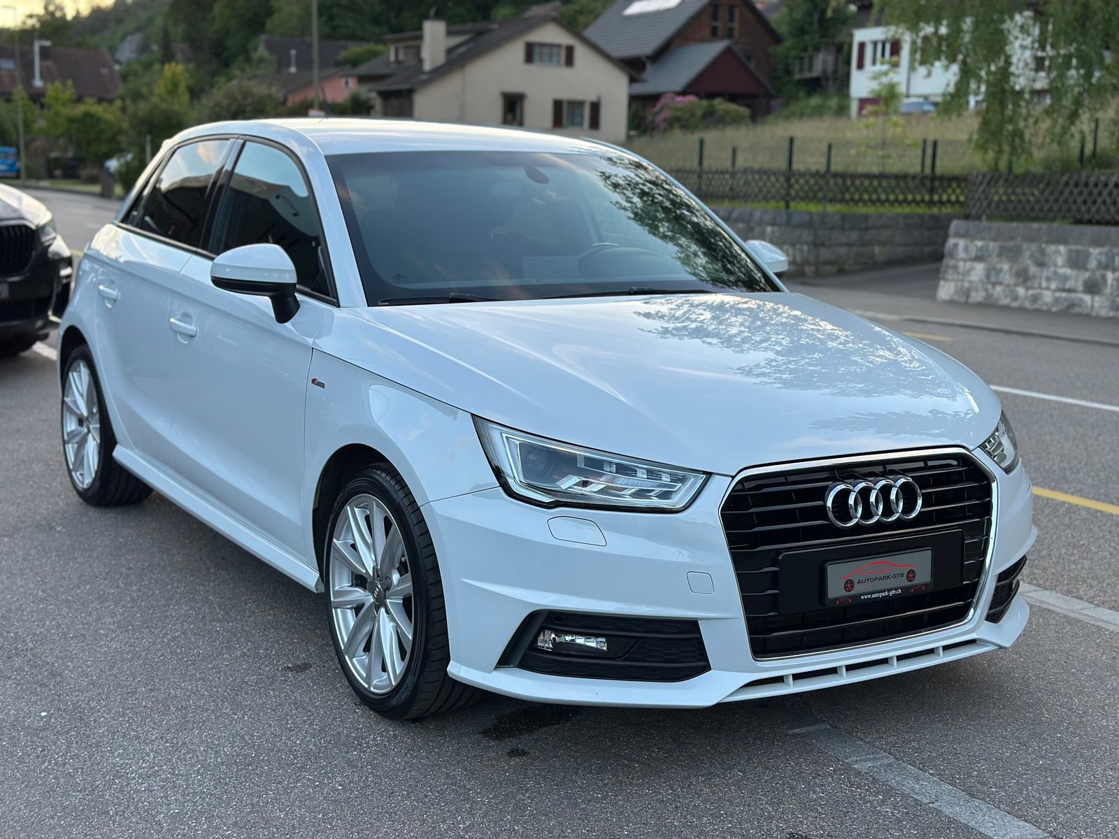 AUDI A1 Sportback 1.0 TFSI Sport, Benzin, Occasion / Gebraucht, Handschaltung - 2