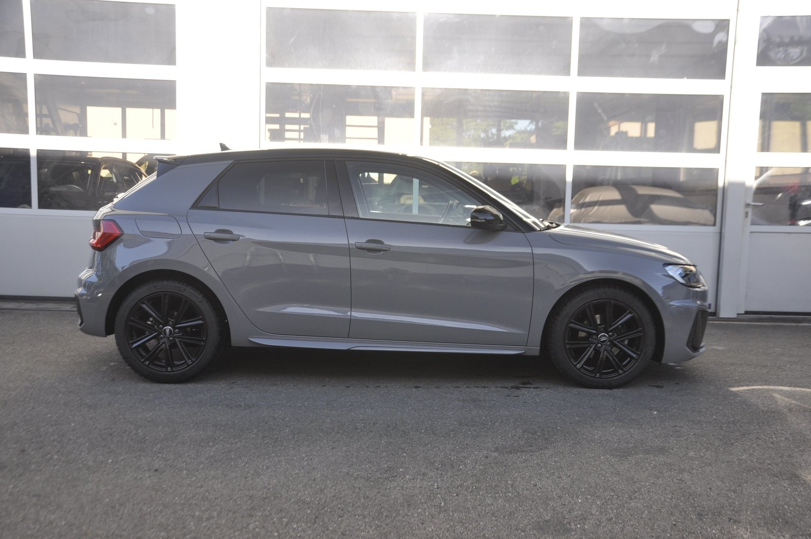 AUDI A1 Sportback 30 TFSI S Line S-tronic, Benzin, Occasion / Gebraucht, Automatik - 2
