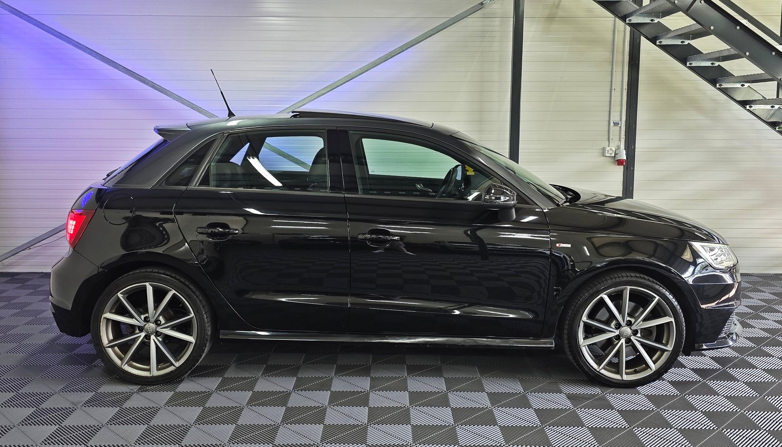 AUDI A1 Sportback 1.8 TFSI Sport S-tronic, Benzin, Occasion / Gebraucht, Automatik - 4