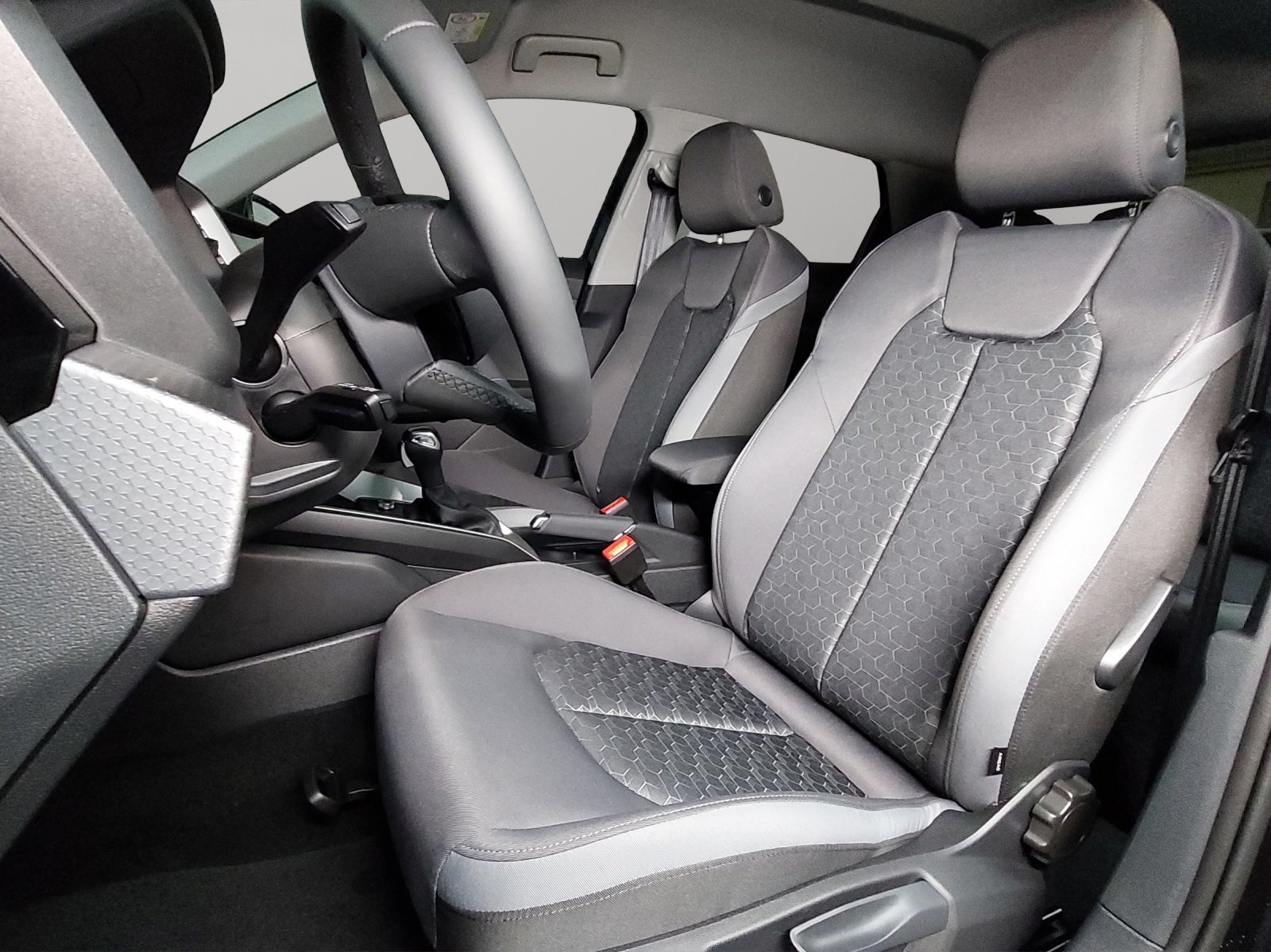 AUDI A1 Sportback 30 TFSI Attraction S-tronic, Benzin, Occasion / Gebraucht, Automatik - 6