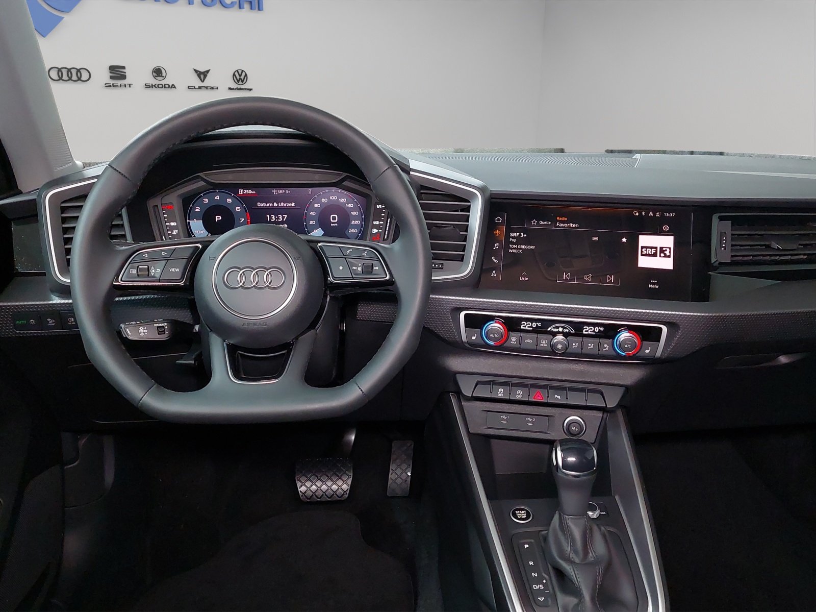 AUDI A1 Sportback 30 TFSI Attraction S-tronic, Benzin, Occasion / Gebraucht, Automatik - 7