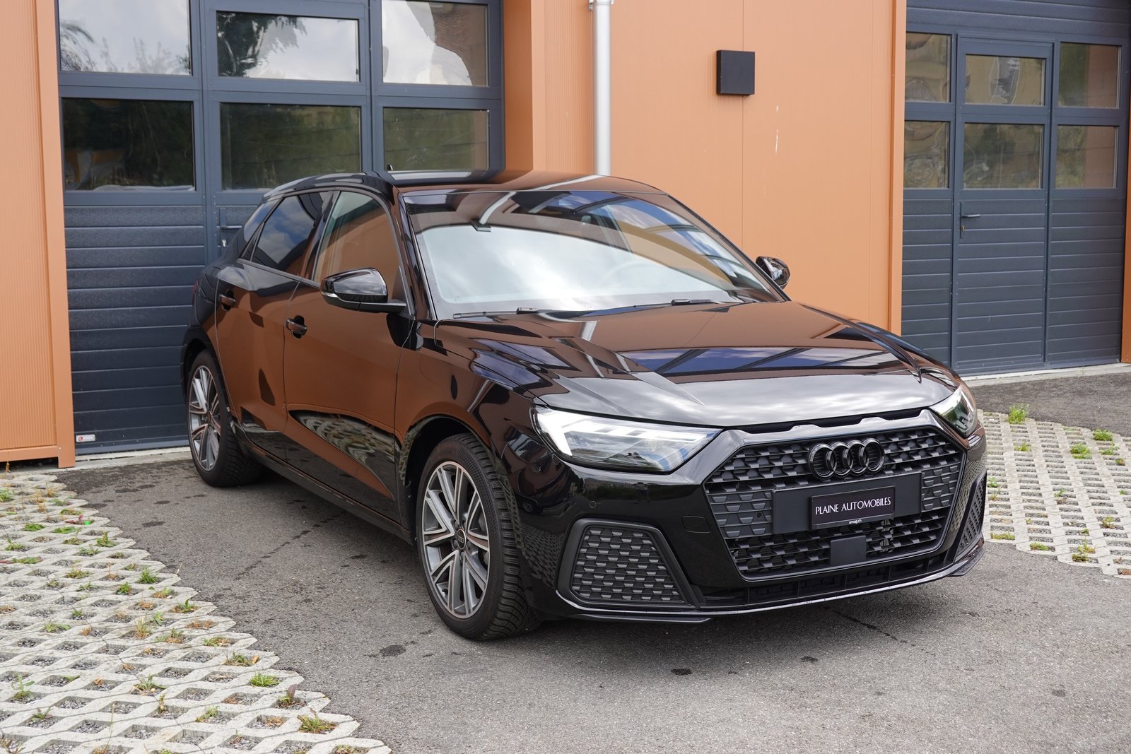 AUDI A1 Sportback 30 TFSI S Line Attraction S-tronic * Vehic, Benzin, Occasion / Gebraucht, Automatik - 3
