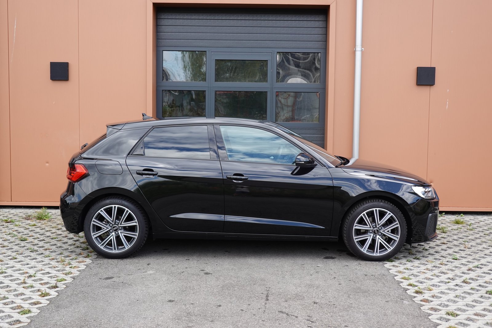 AUDI A1 Sportback 30 TFSI S Line Attraction S-tronic * Vehic, Benzin, Occasion / Gebraucht, Automatik - 4