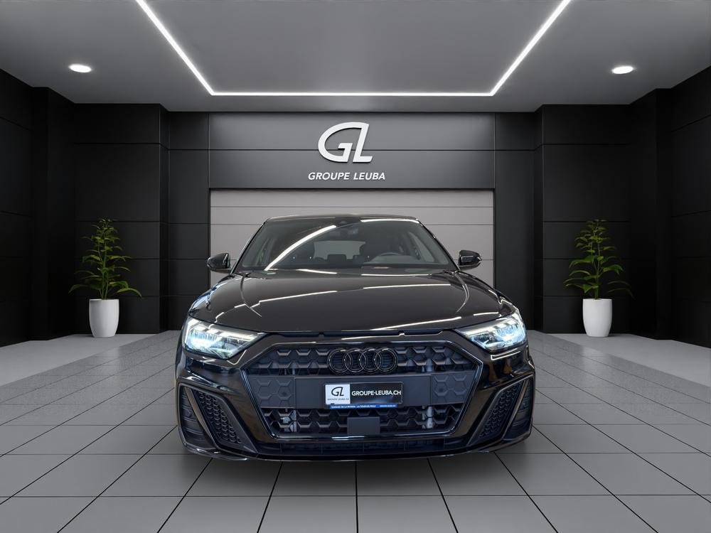 AUDI A1 35 TFSI S Line, Benzin, Occasion / Gebraucht, Automatik - 2
