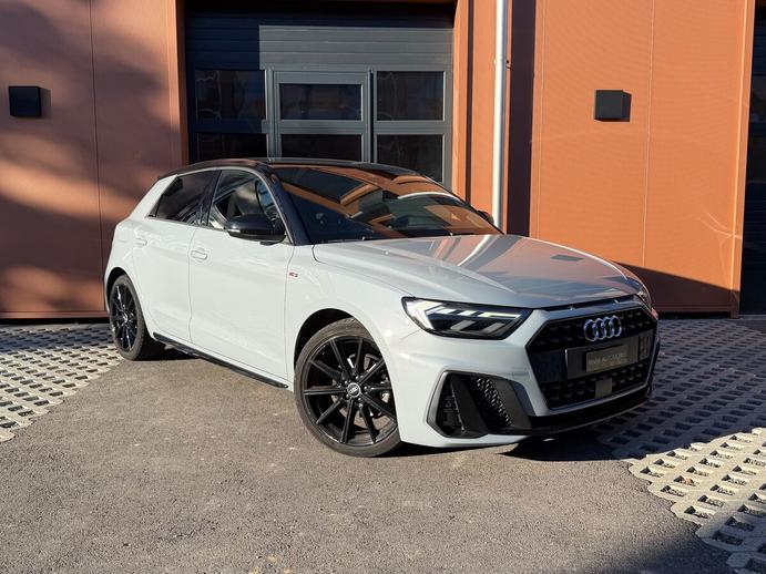 AUDI A1 Sportback 30 TFSI S Line *CH Auto * Service gratuit, Petrol, Second hand / Used, Automatic