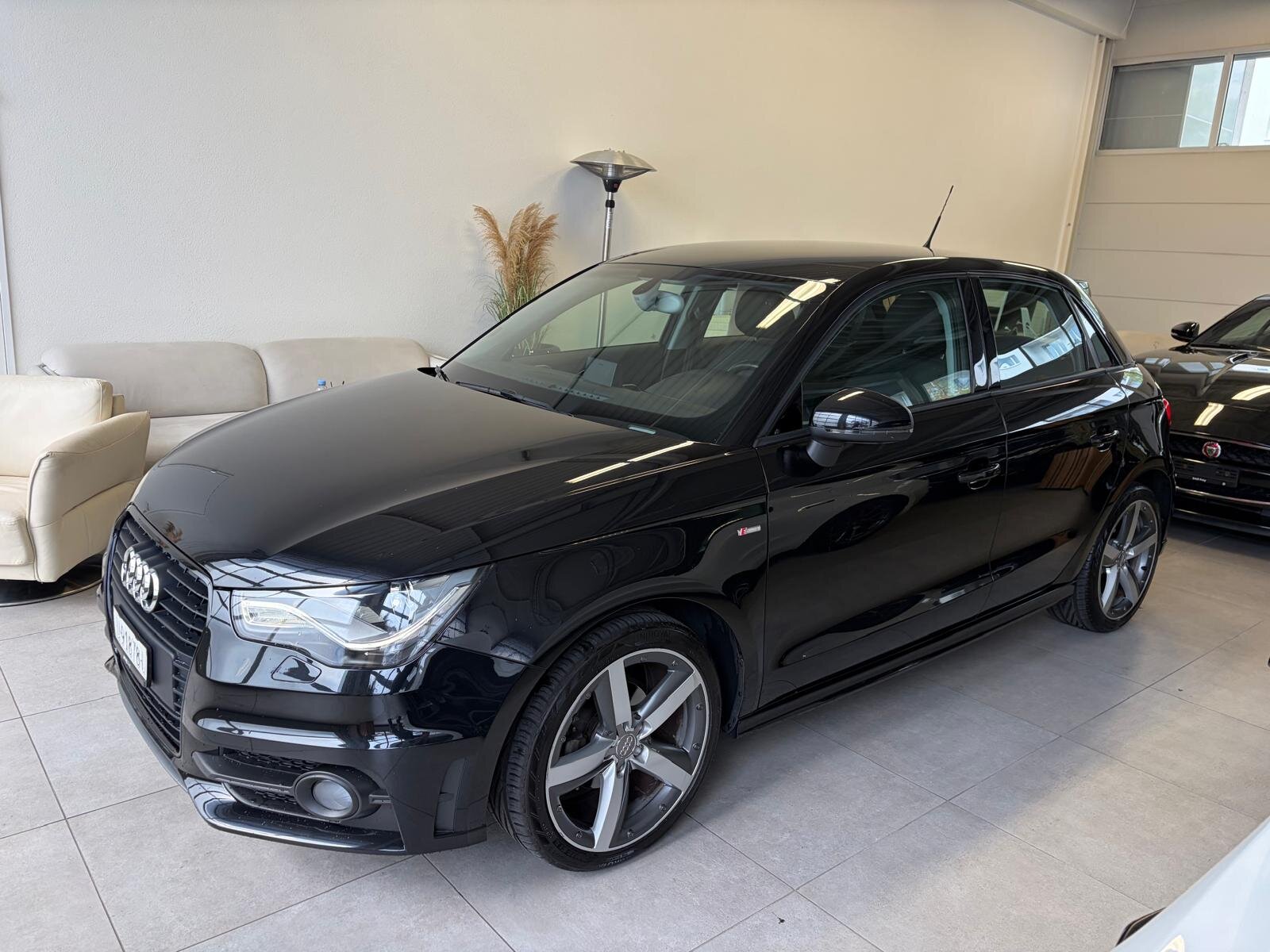 AUDI A1 Sportback 1.2 TFSI Ambition ** S- LINE **, Benzin, Occasion / Gebraucht, Handschaltung