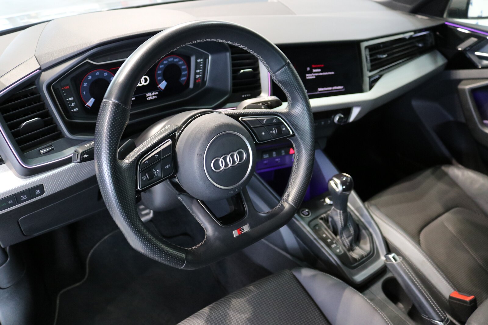 AUDI A1 Sportback 40 TFSI S Line S-tronic, Benzin, Occasion / Gebraucht, Automatik - 4