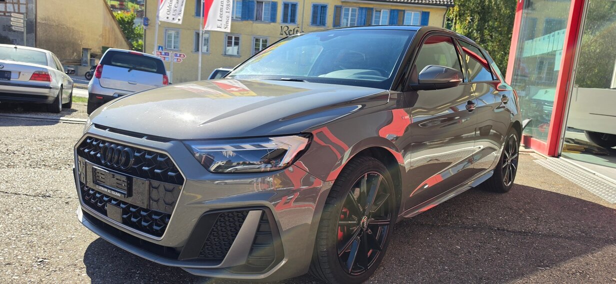 AUDI A1 Sportback 40 TFSI S Line S-tronic, Benzin, Occasion, Automatik - 7