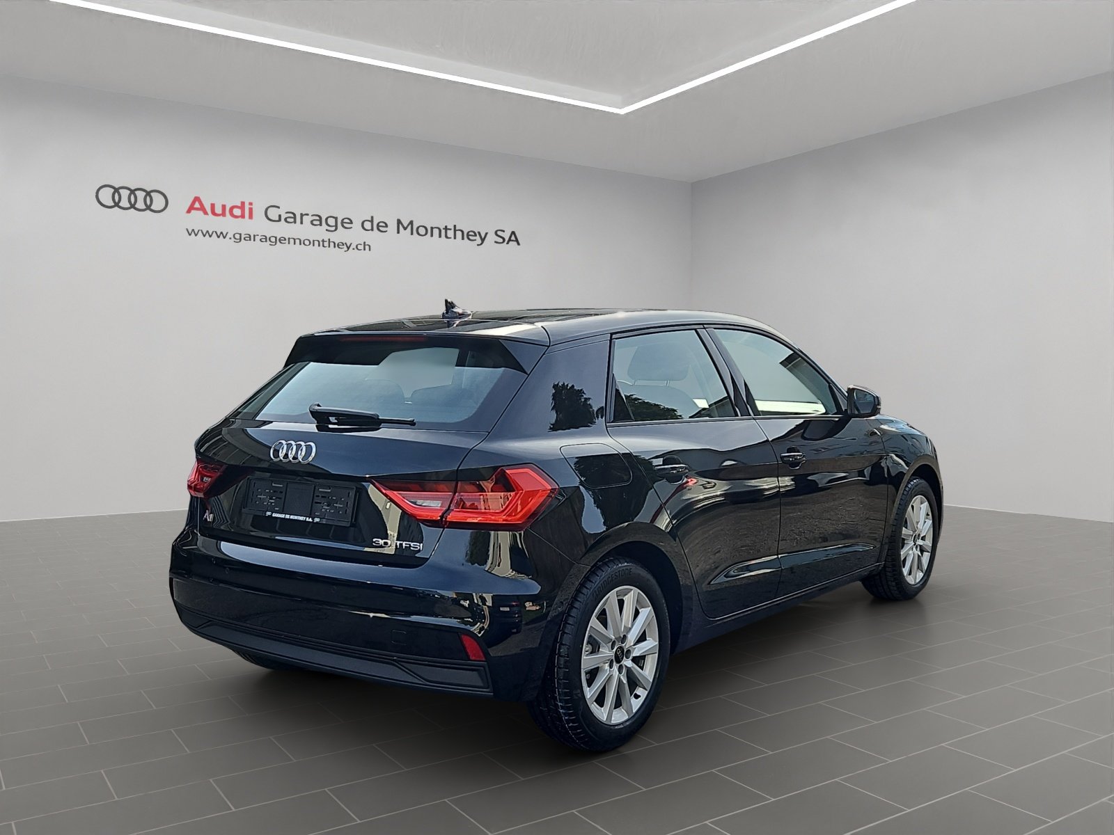 AUDI A1 Sportback 30 TFSI Attraction S-tronic, Petrol, Ex-demonstrator, Automatic - 4