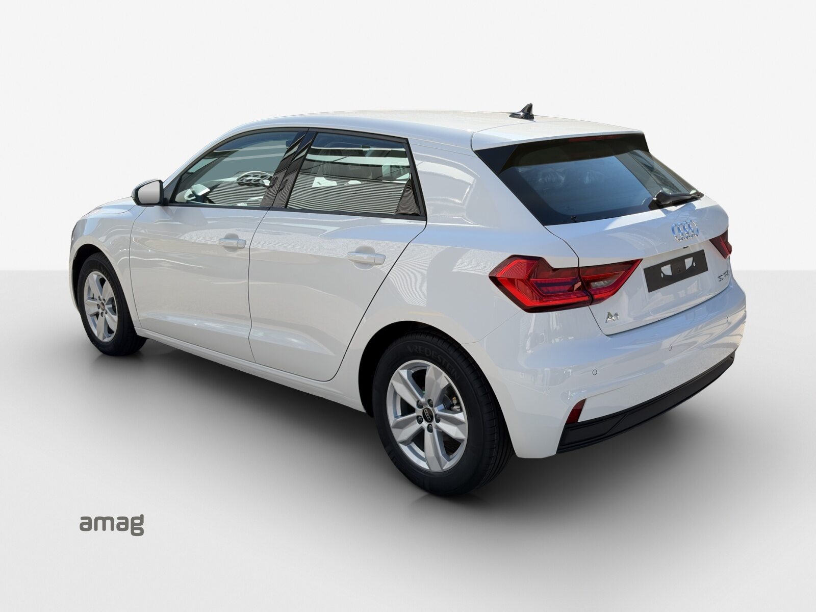 AUDI A1 Sportback 30 TFSI Attraction, Petrol, Pre-registered new car, Automatic - 3