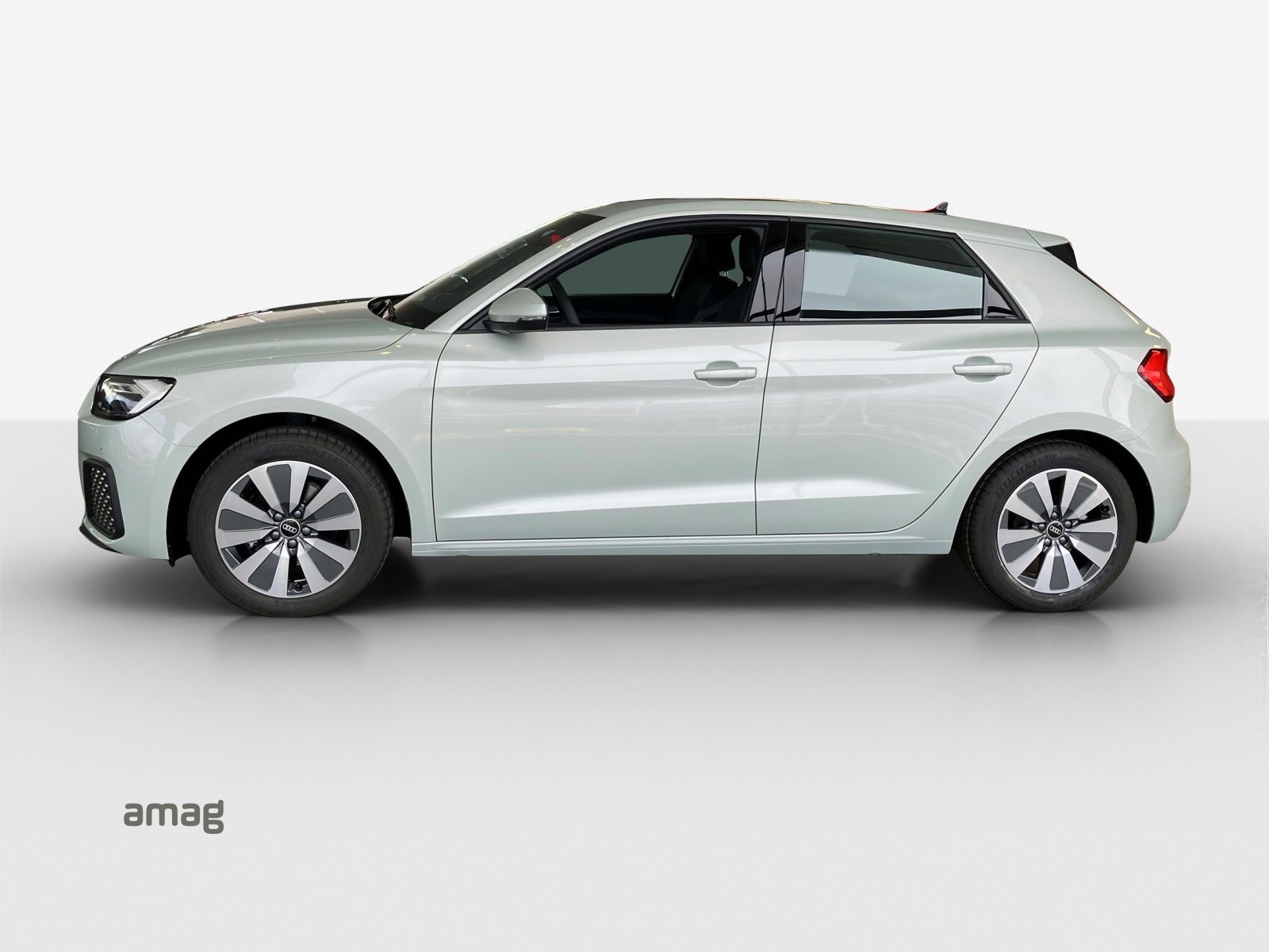 AUDI A1 Sportback 30 TFSI Attraction, Petrol, New car, Automatic - 2