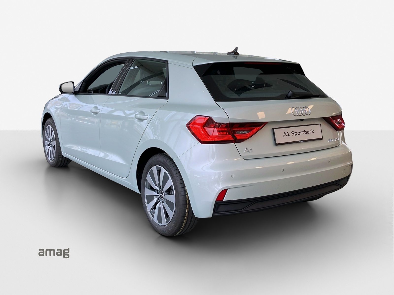 AUDI A1 Sportback 30 TFSI Attraction, Petrol, New car, Automatic - 3