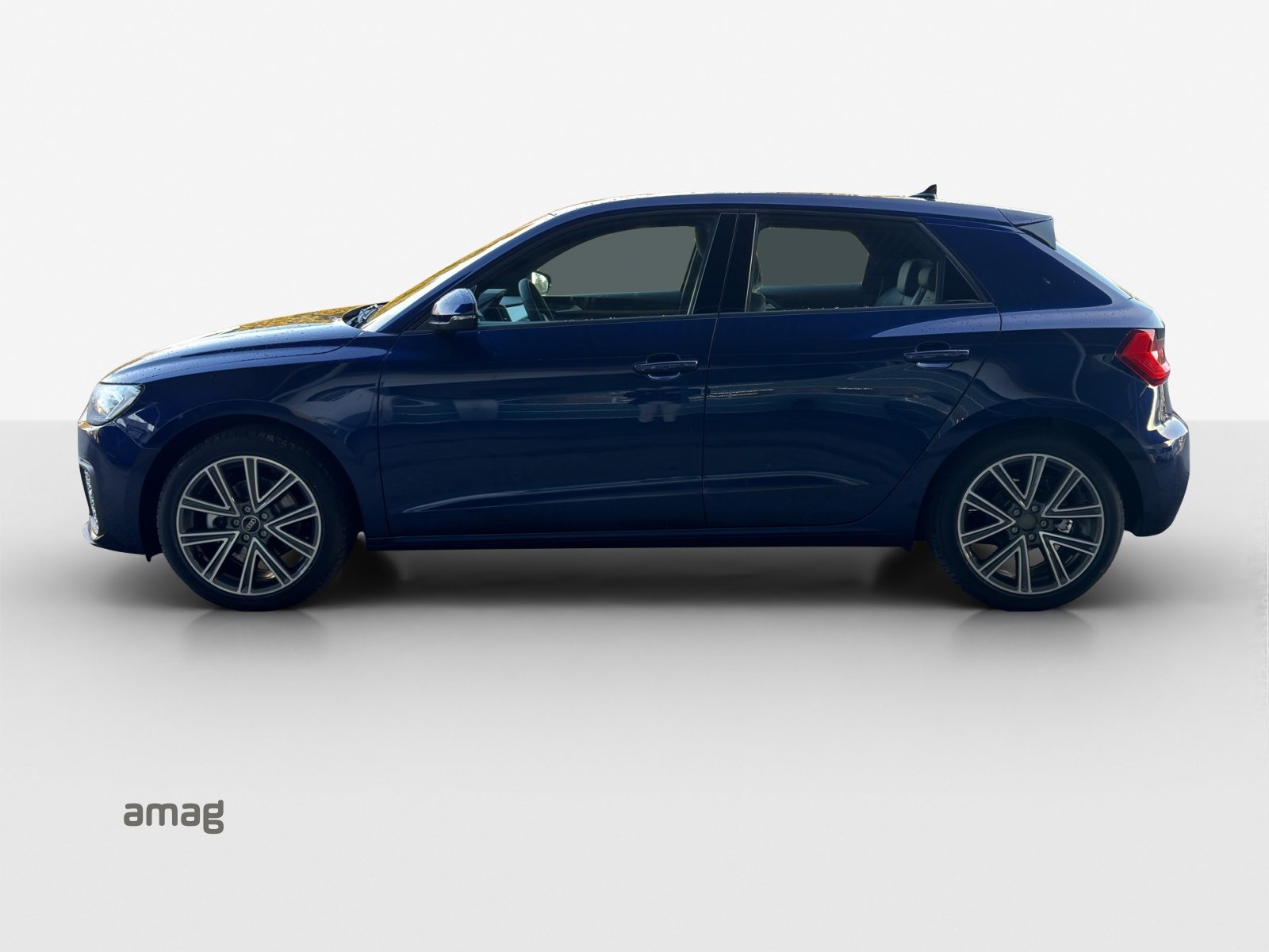 AUDI A1 Sportback 30 TFSI Attraction, Petrol, New car, Automatic - 2