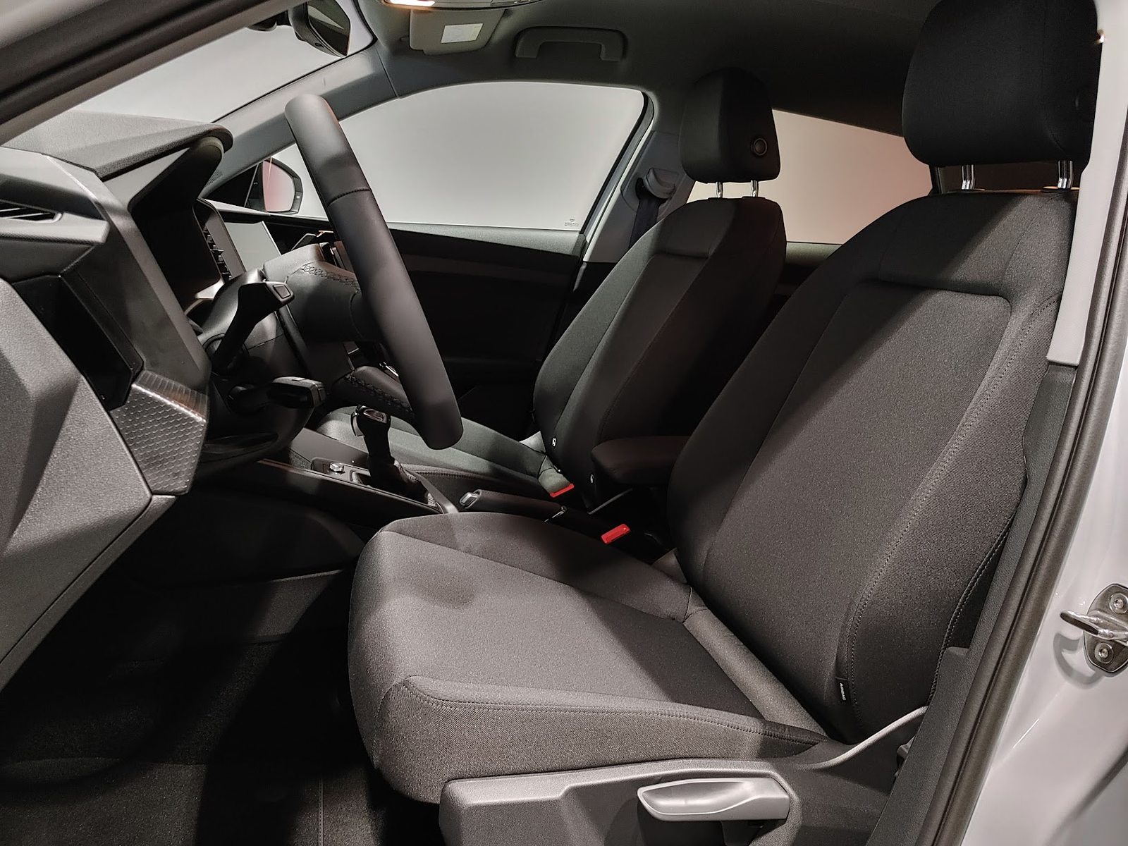 AUDI A1 Sportback 30 TFSI Attraction, Petrol, New car, Automatic - 4