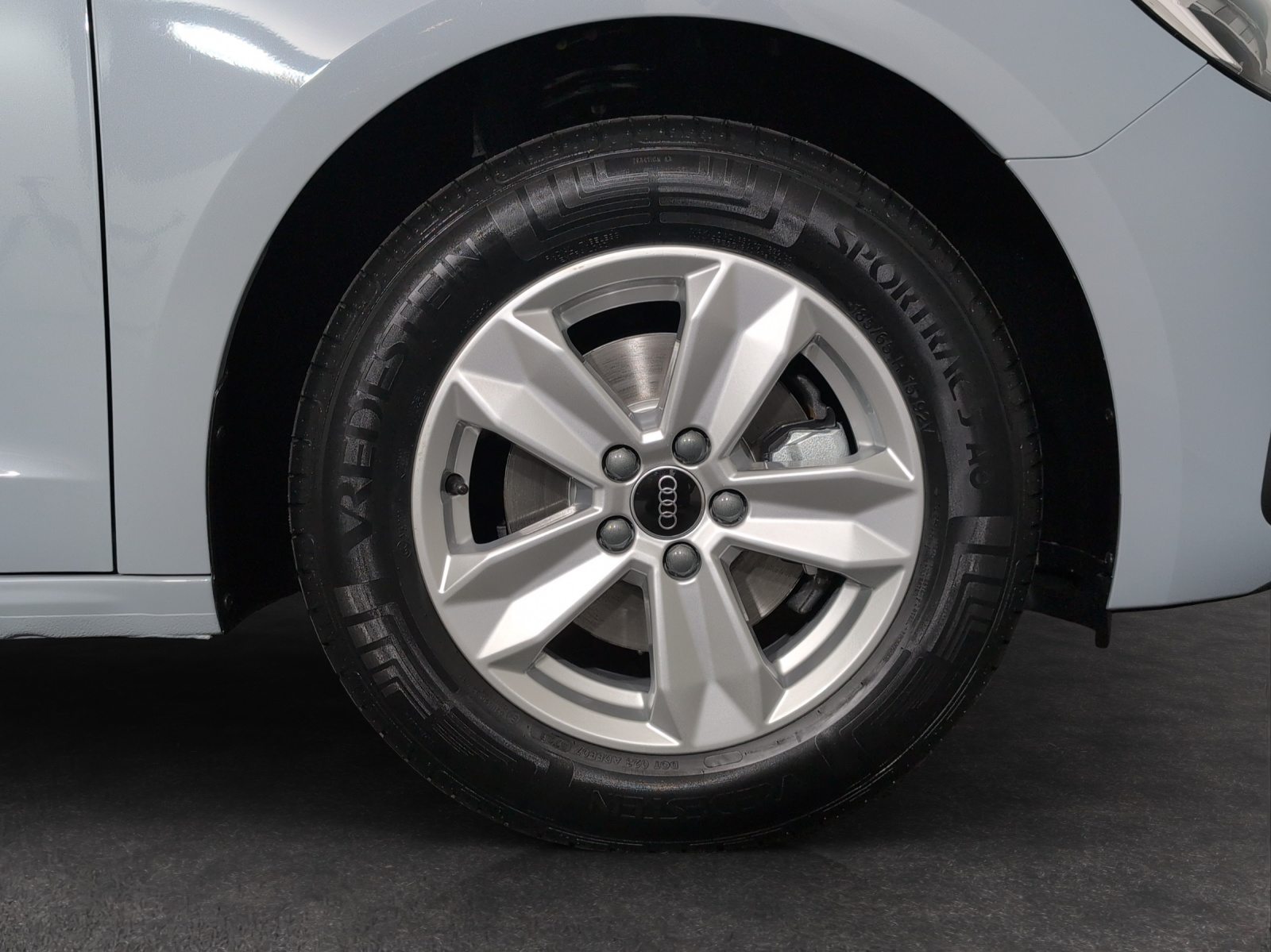 AUDI A1 Sportback 30 TFSI Attraction, Petrol, New car, Automatic - 5