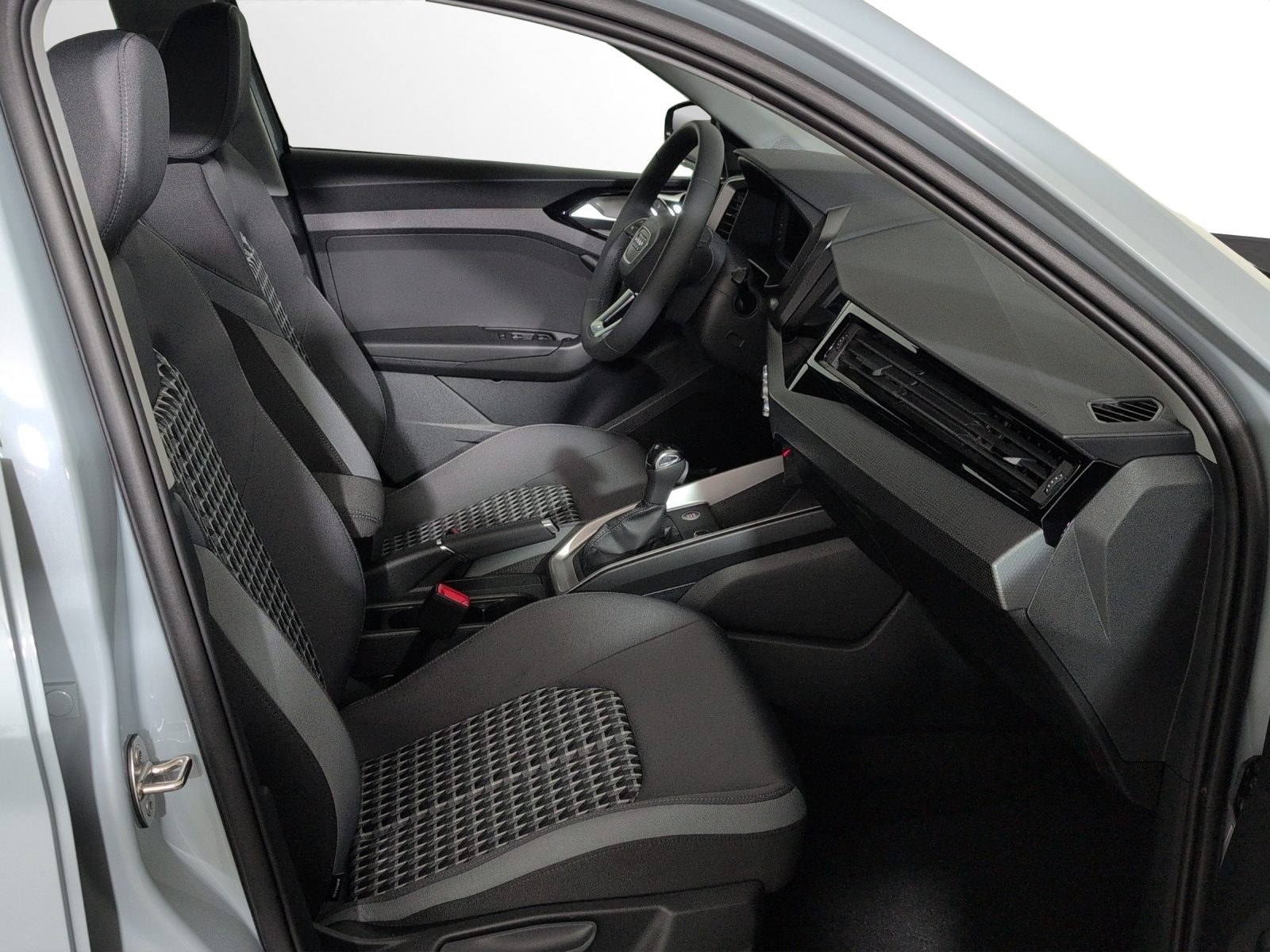AUDI A1 Sportback 30 TFSI Attraction, Petrol, New car, Automatic - 7