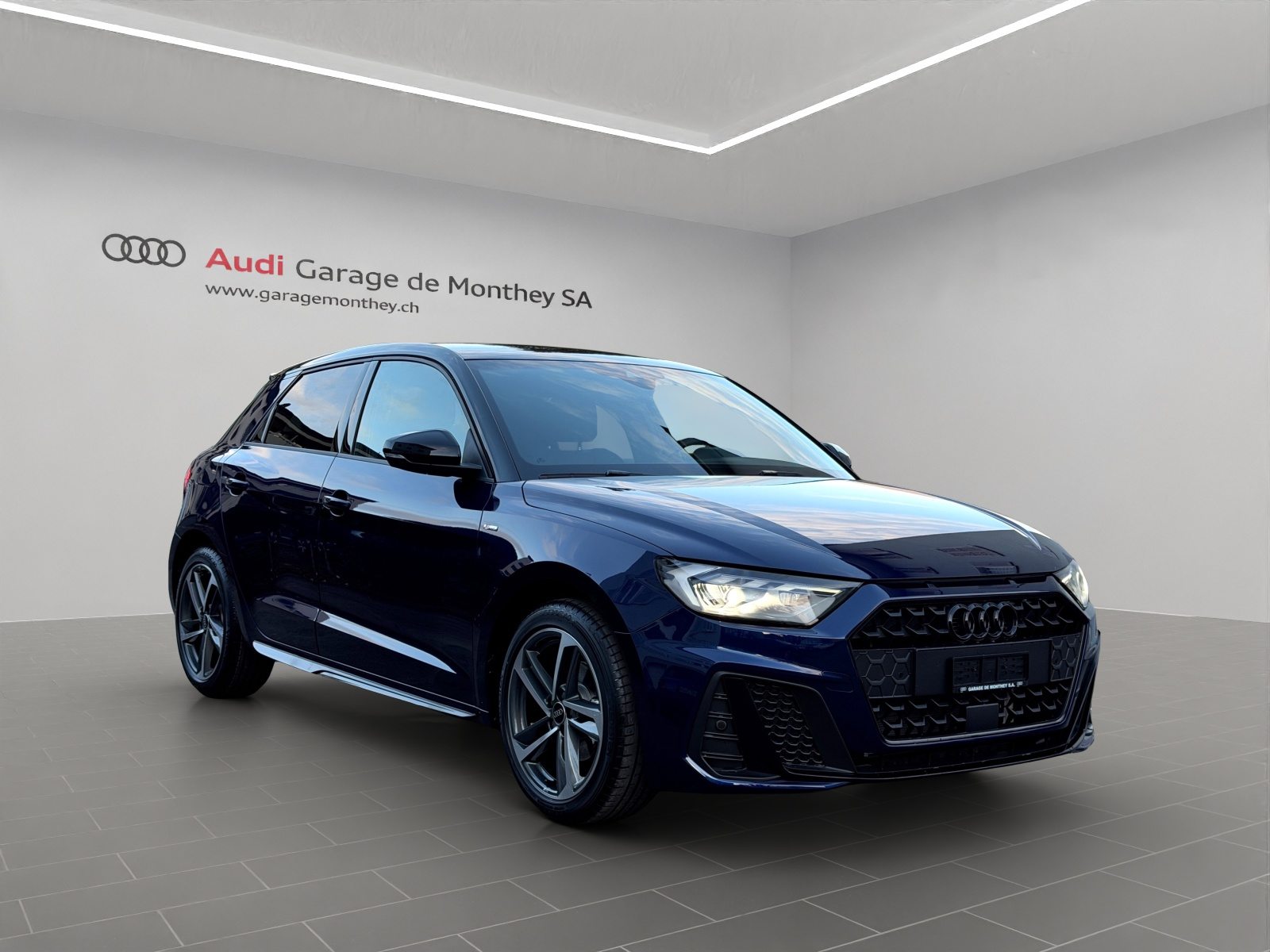 AUDI A1 Sportback 30 TFSI S line Attraction, Petrol, New car, Automatic - 2