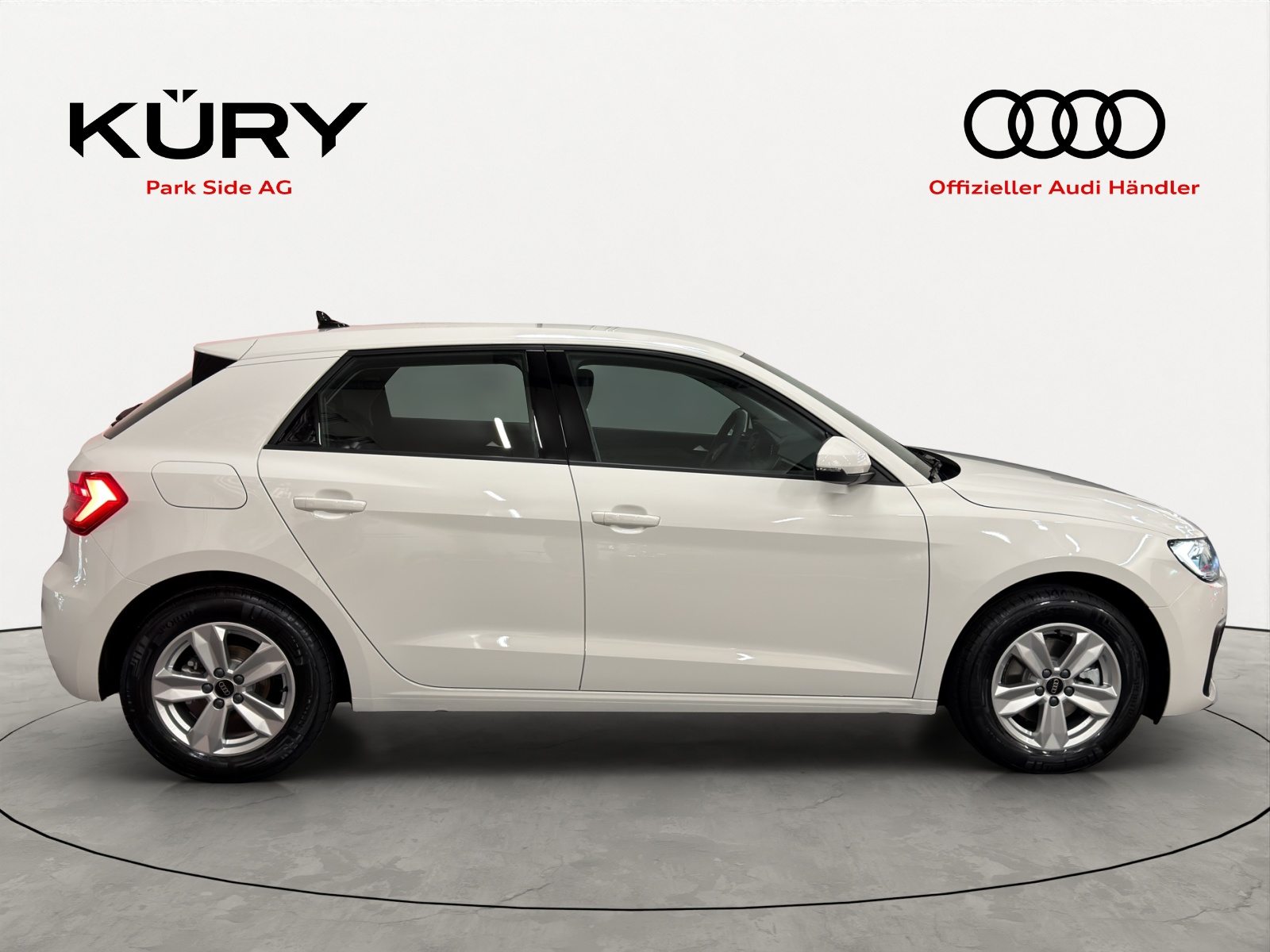 AUDI A1 Sportback 30 TFSI Attraction, Petrol, New car, Automatic - 3