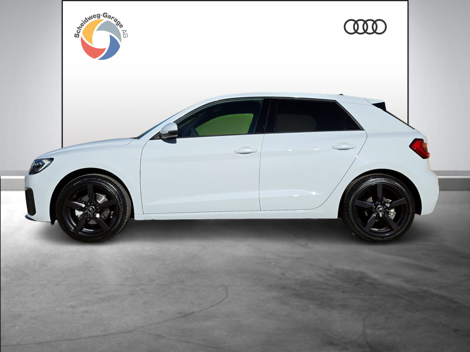 AUDI A1 Sportback 30 TFSI Attraction, Petrol, New car, Automatic - 3
