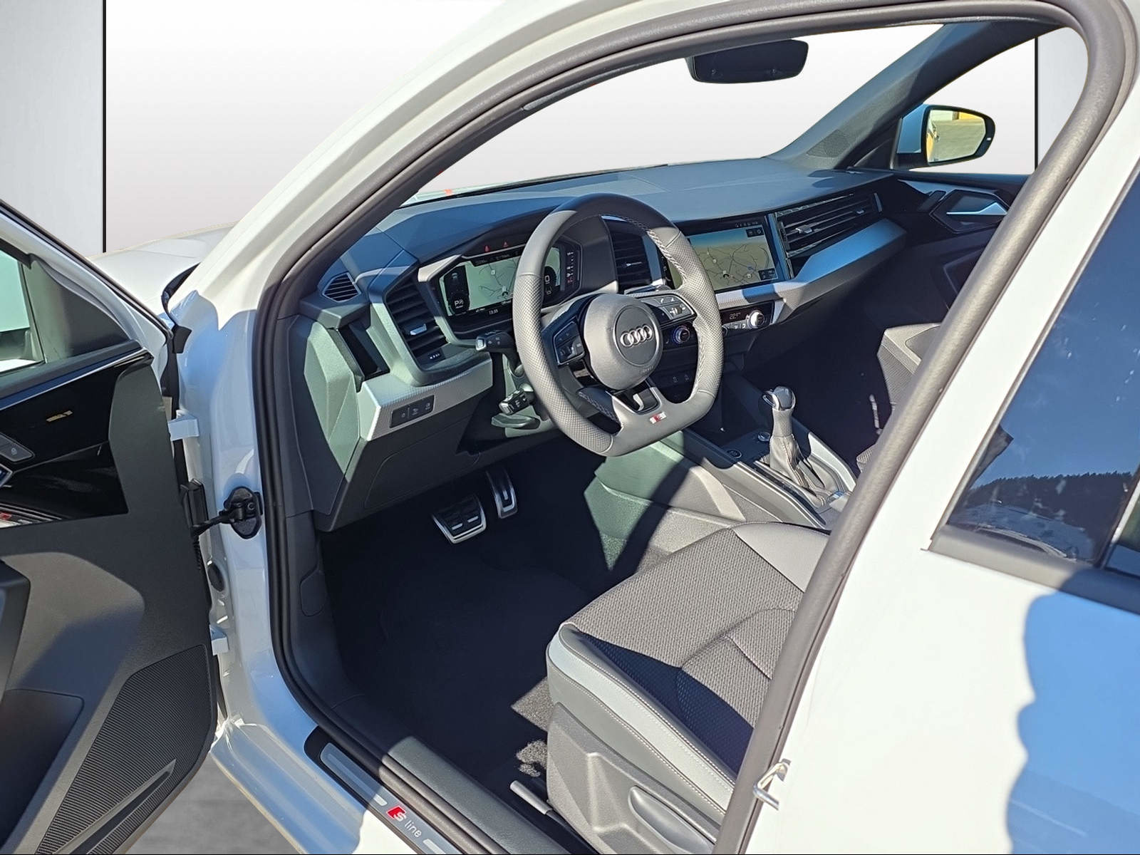 AUDI A1 Sportback 30 TFSI Attraction, Petrol, New car, Automatic - 6