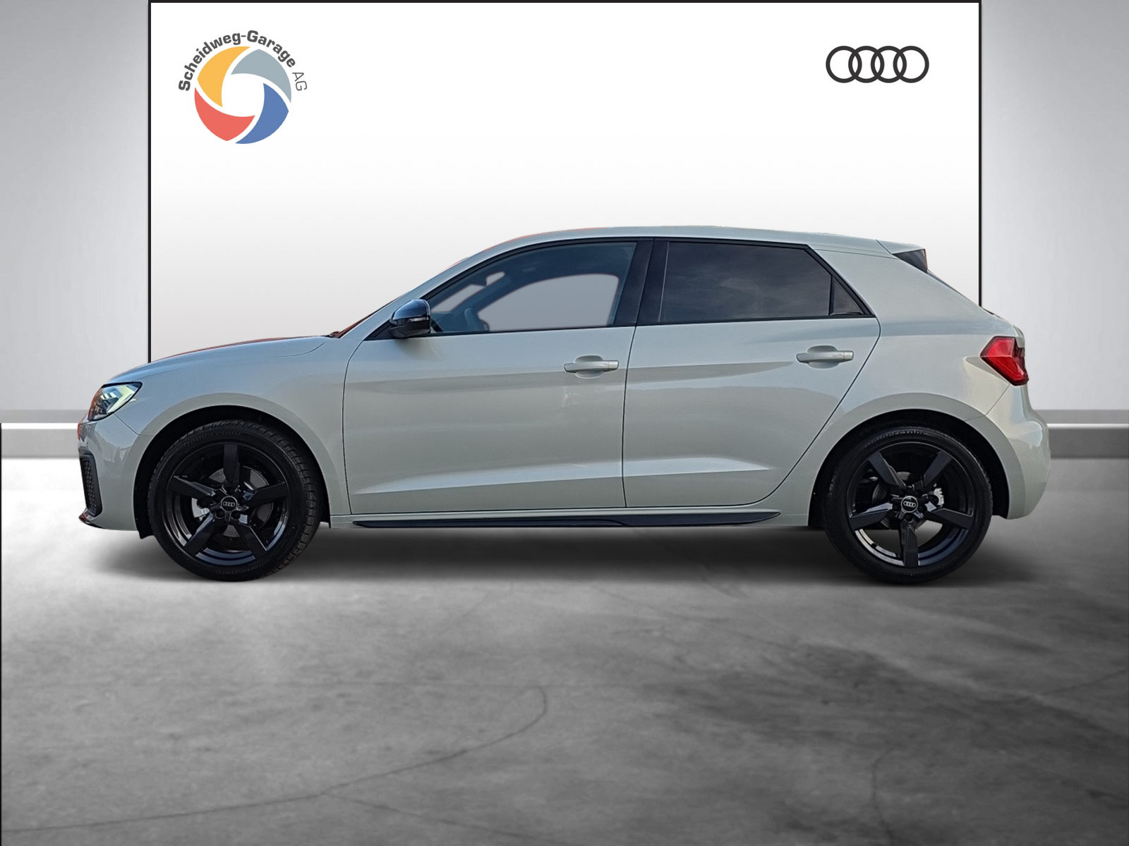 AUDI A1 Sportback 30 TFSI Attraction, Petrol, New car, Automatic - 3