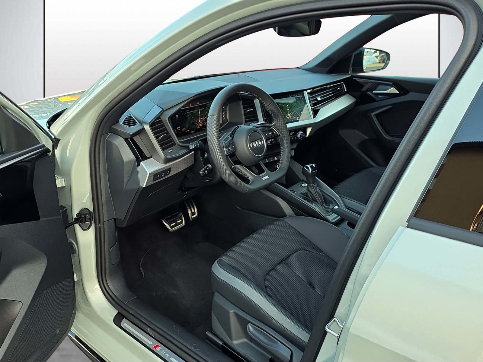 AUDI A1 Sportback 30 TFSI Attraction, Petrol, New car, Automatic - 6