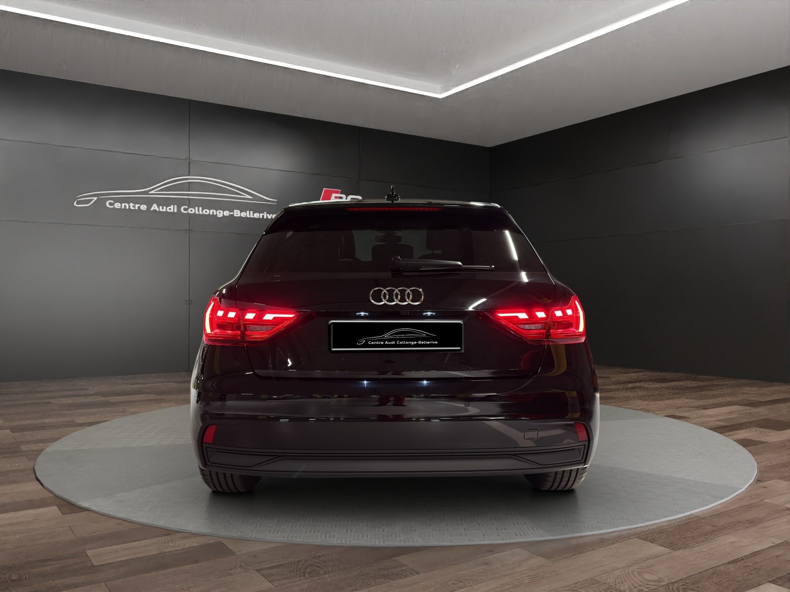 AUDI A1 Sportback 30 TFSI Attraction, Petrol, New car, Automatic - 5