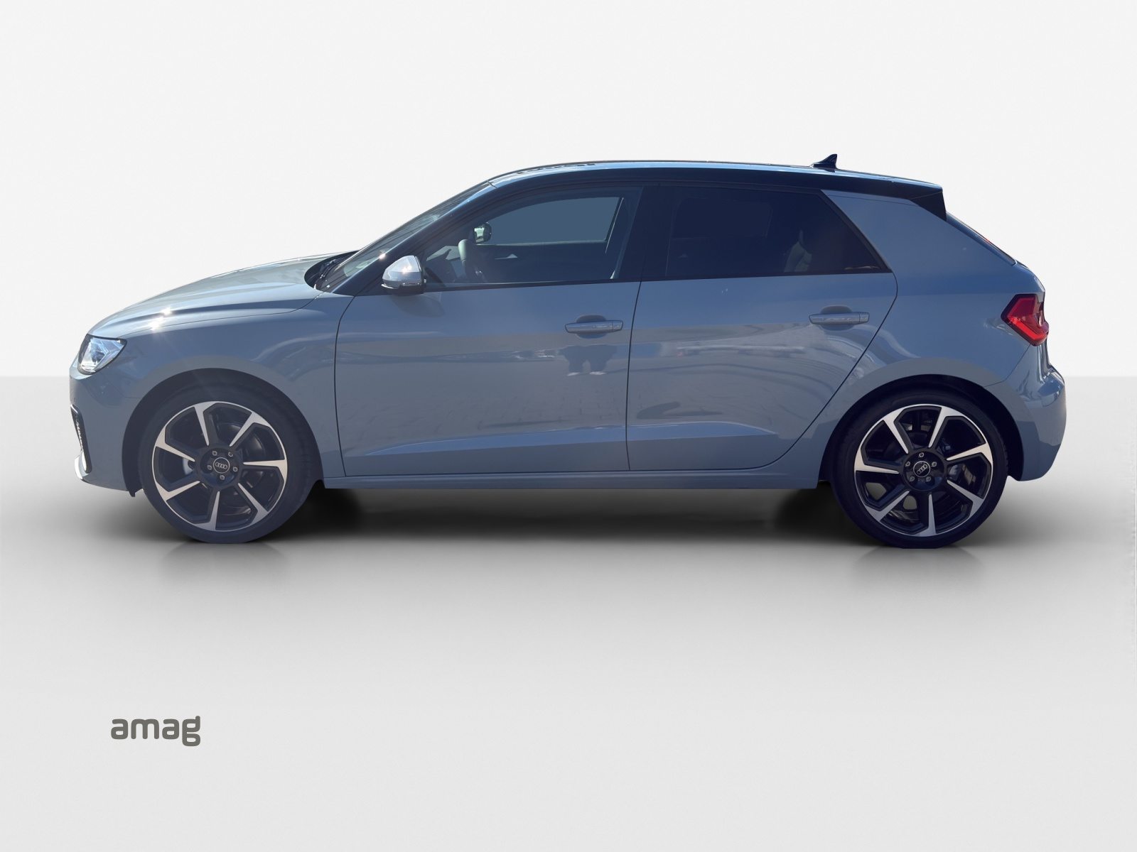 AUDI A1 Sportback 30 TFSI Attraction, Petrol, New car, Automatic - 2