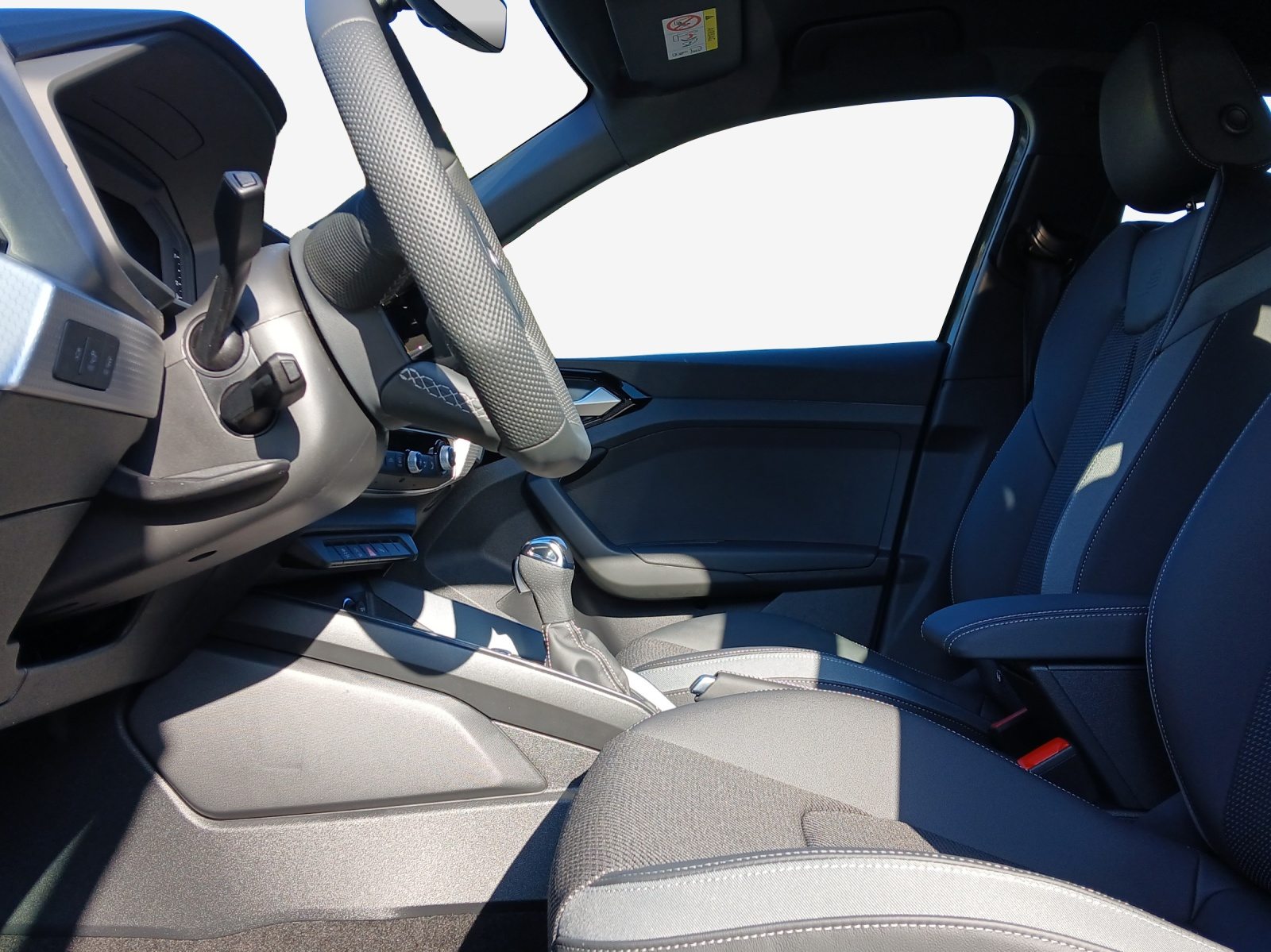 AUDI A1 Sportback 30 TFSI Attraction, Petrol, New car, Automatic - 7