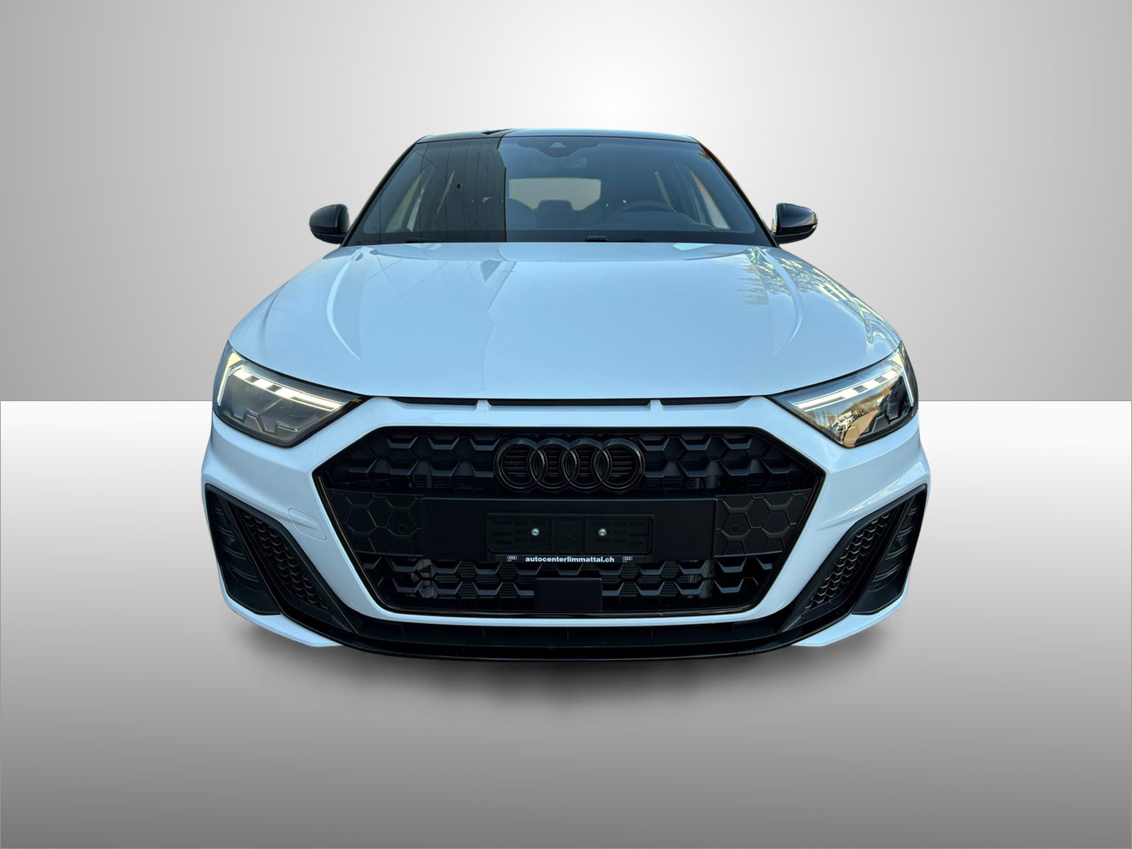 AUDI A1 Sportback 30 TFSI S line Attraction, Petrol, New car, Automatic - 2