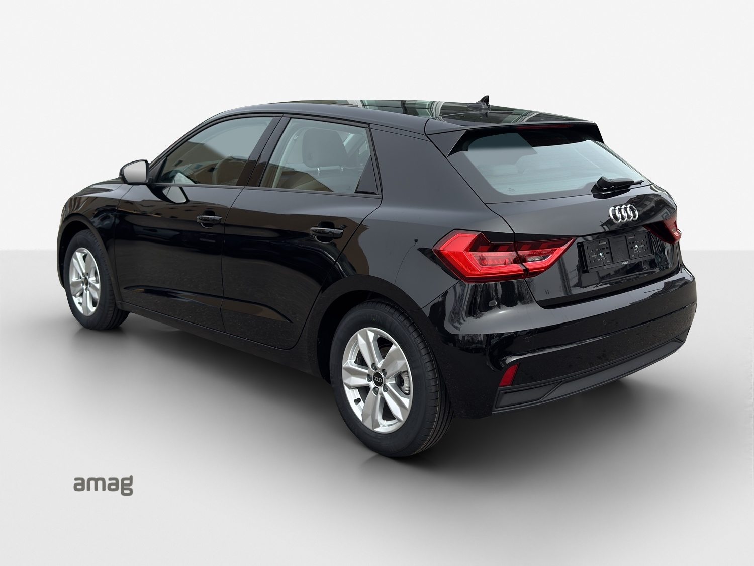 AUDI A1 Sportback 30 TFSI Attraction, Petrol, New car, Automatic - 3