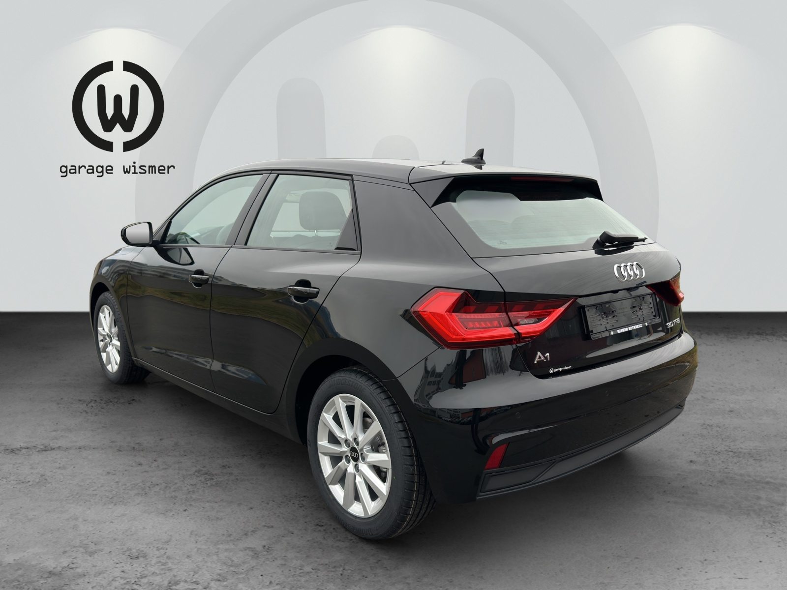 AUDI A1 Sportback 30 TFSI Attraction, Petrol, New car, Automatic - 3