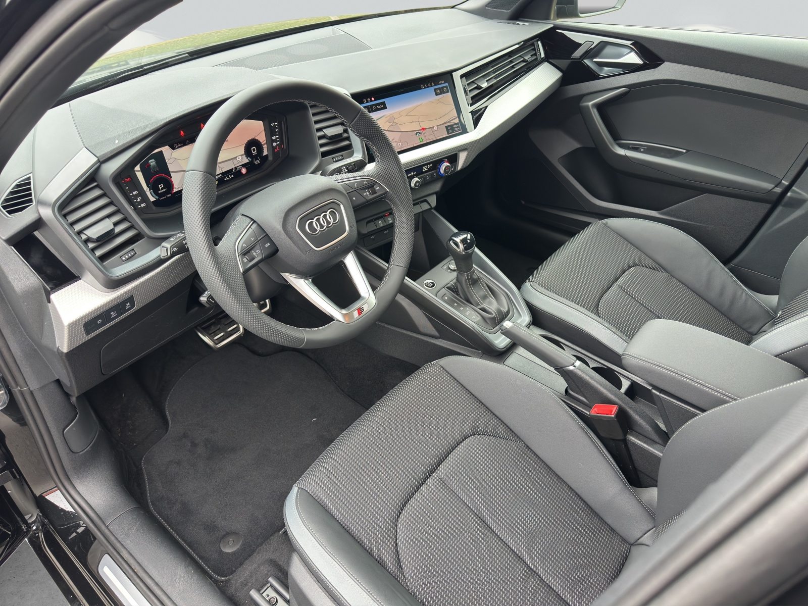 AUDI A1 Sportback 30 TFSI Attraction, Petrol, New car, Automatic - 5
