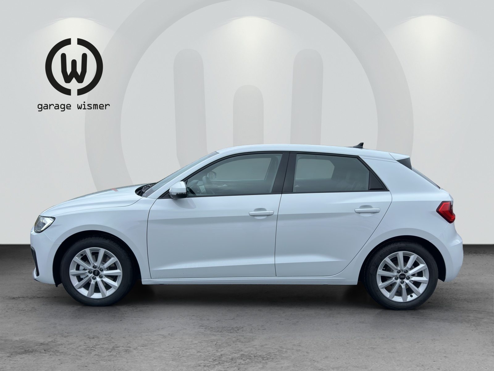 AUDI A1 Sportback 30 TFSI Attraction, Petrol, New car, Automatic - 2