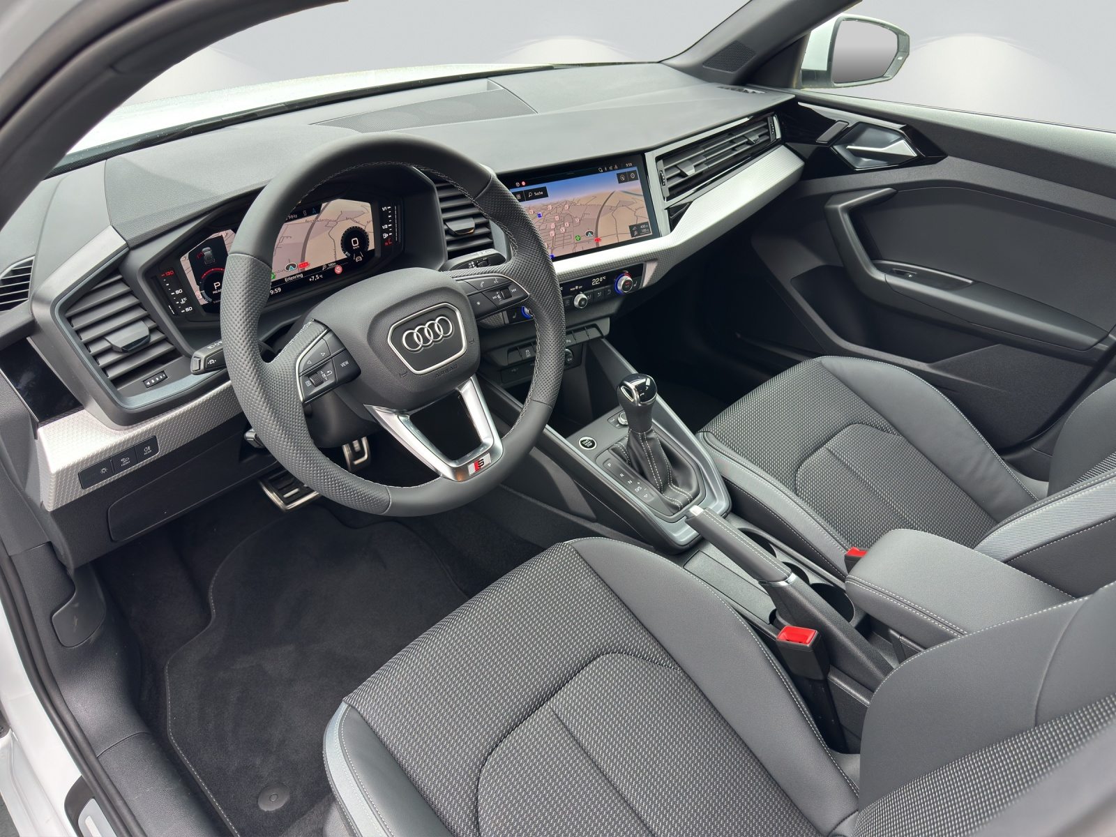 AUDI A1 Sportback 30 TFSI Attraction, Petrol, New car, Automatic - 5