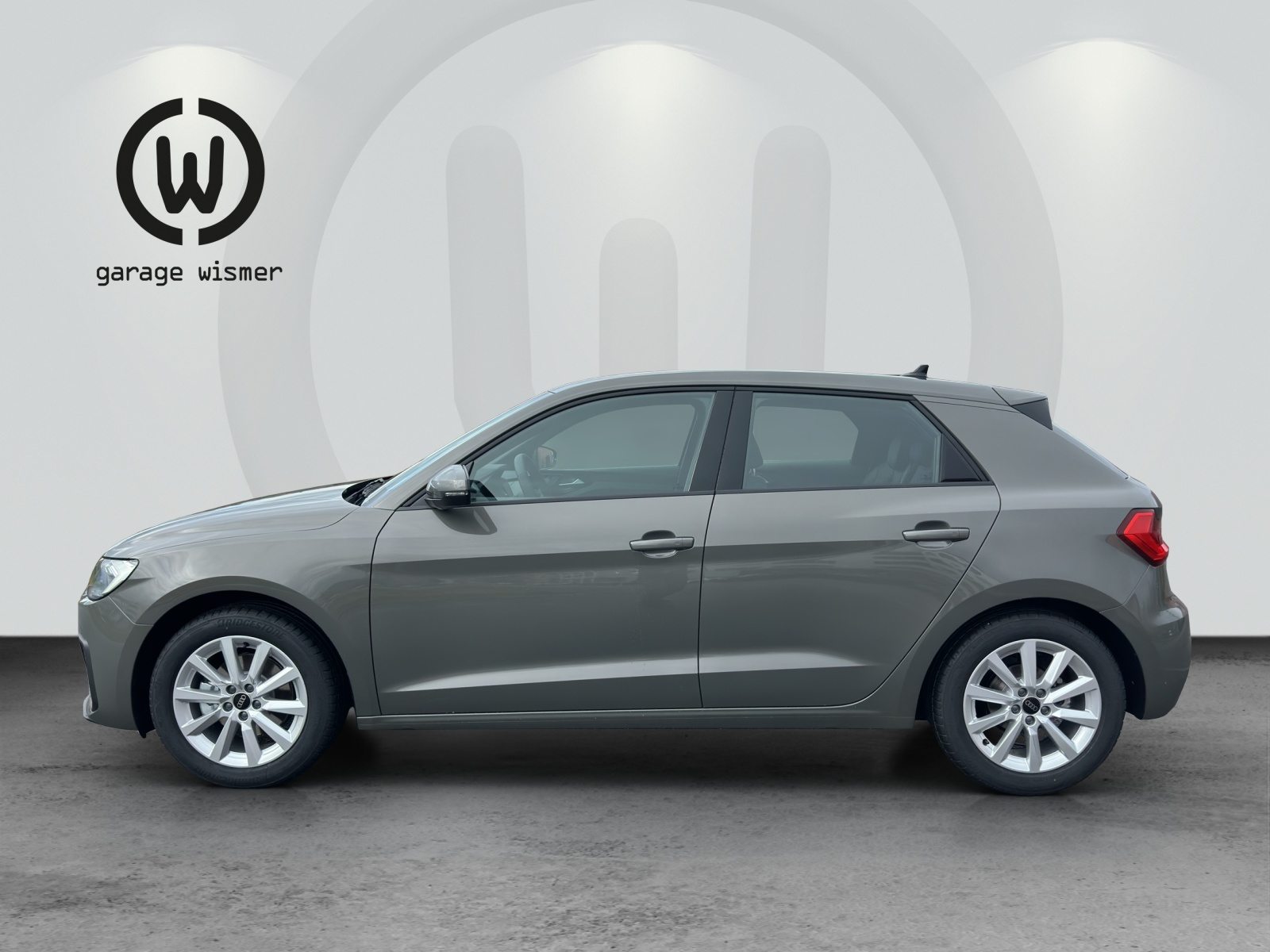 AUDI A1 Sportback 30 TFSI Attraction, Petrol, New car, Automatic - 2